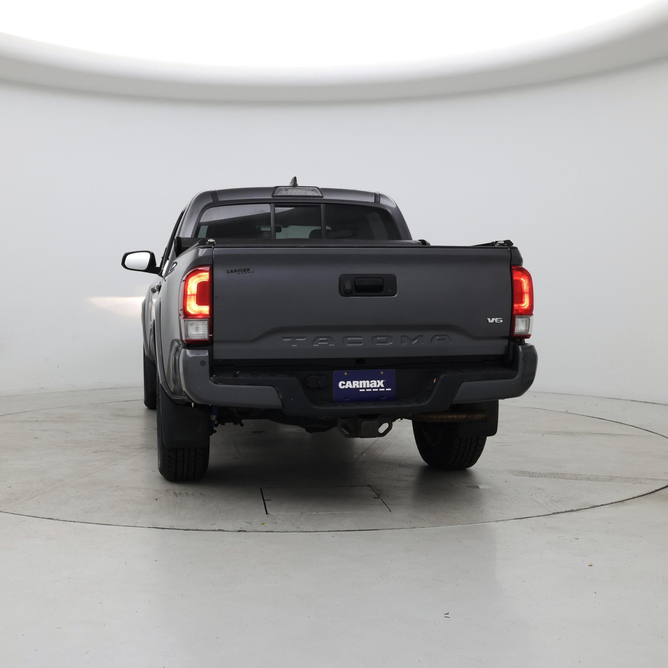 Thumbnail: 2016 Toyota Tacoma - 6