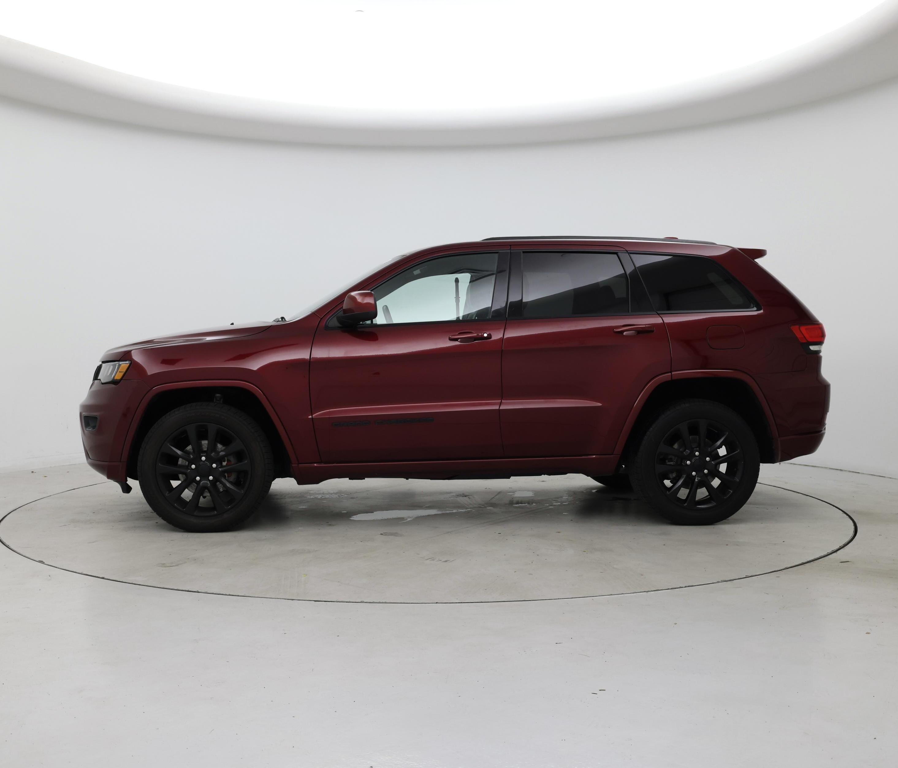 Thumbnail: 2018 Jeep Grand Cherokee - 3