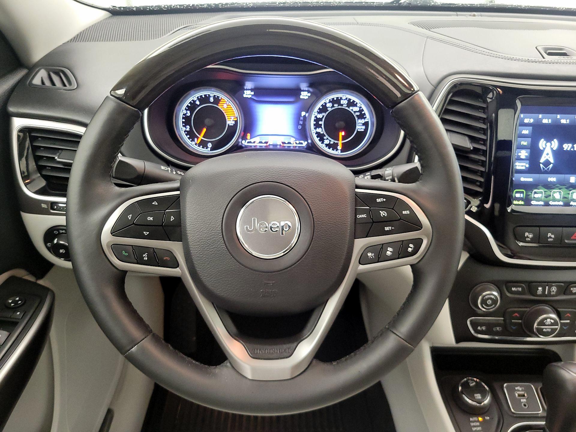 Thumbnail: 2019 Jeep Cherokee - 10