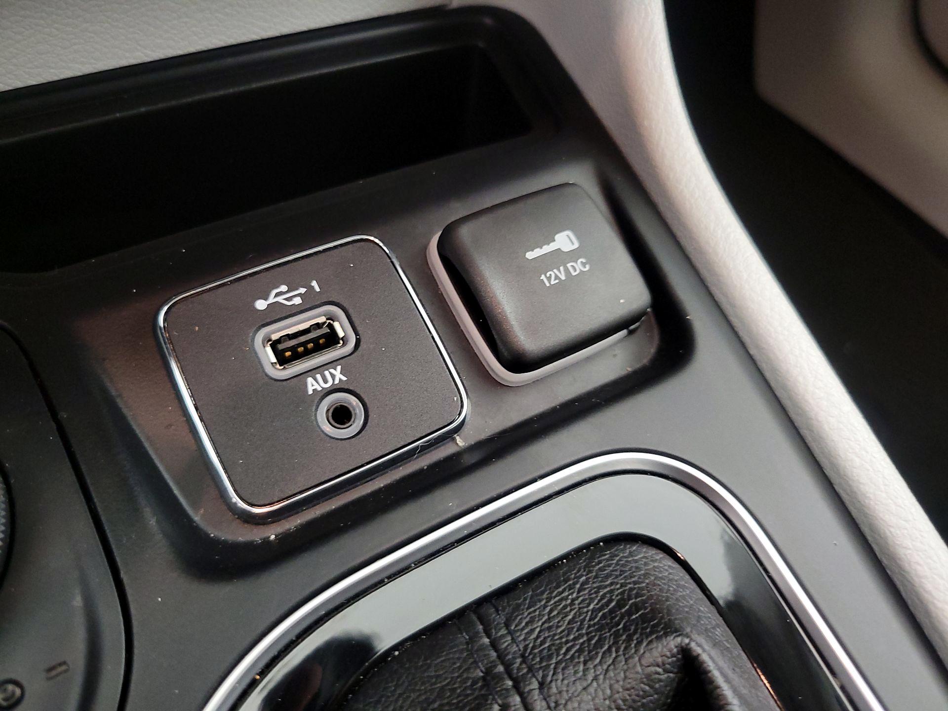 Thumbnail: 2019 Jeep Cherokee - 19