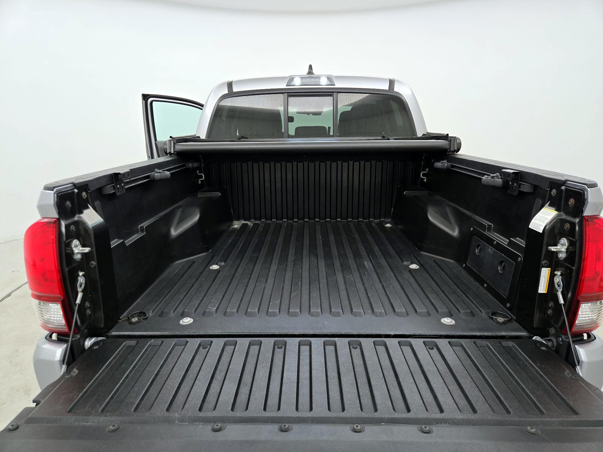 Thumbnail: 2021 Toyota Tacoma - 20