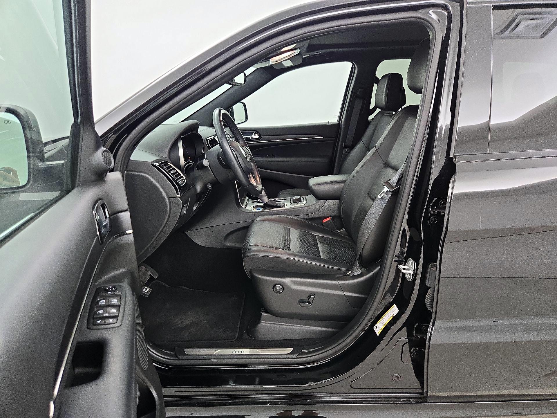 Thumbnail: 2020 Jeep Grand Cherokee - 11