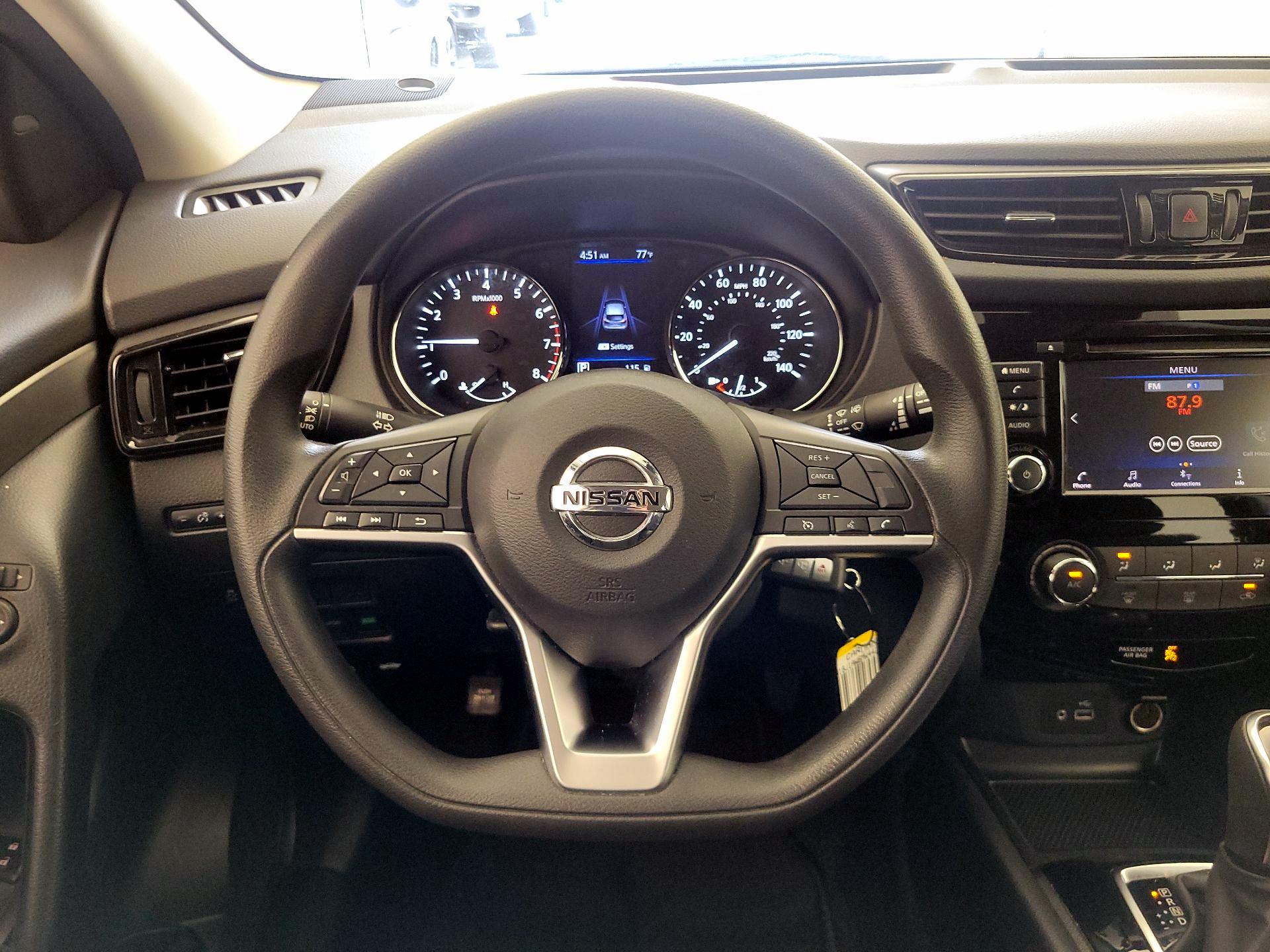 Thumbnail: 2021 Nissan Rogue Sport - 10