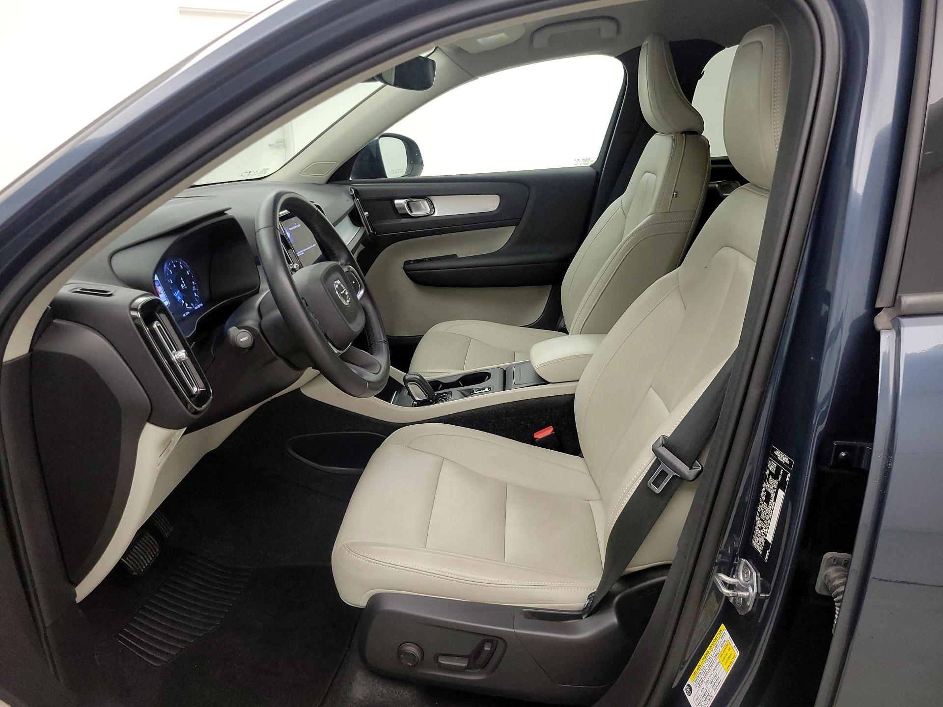 Thumbnail: 2021 Volvo XC40 - 11