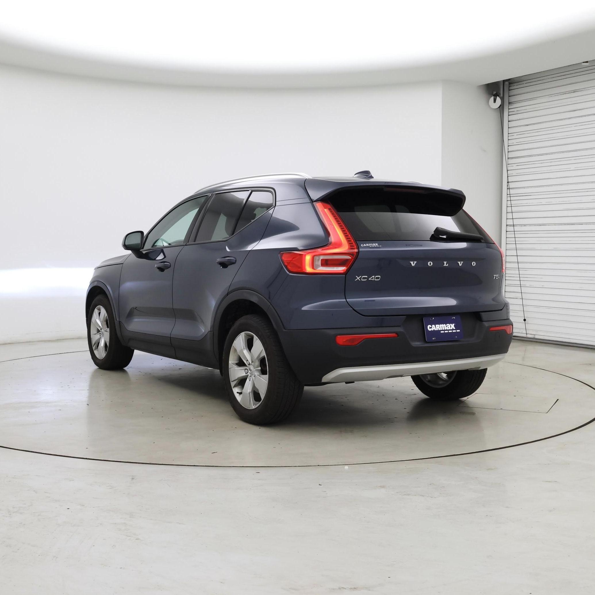 Thumbnail: 2021 Volvo XC40 - 2