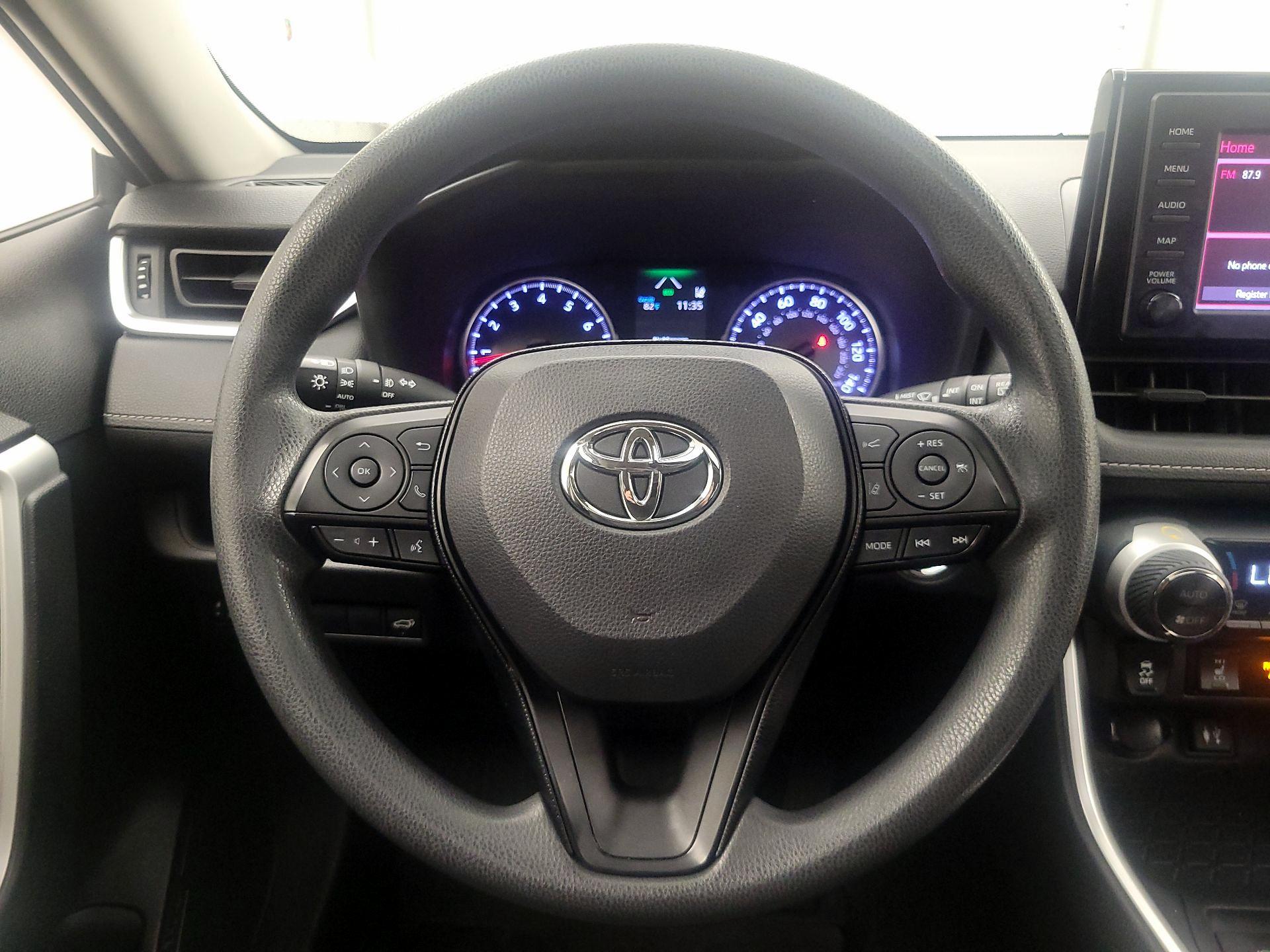 Thumbnail: 2019 Toyota RAV4 - 10