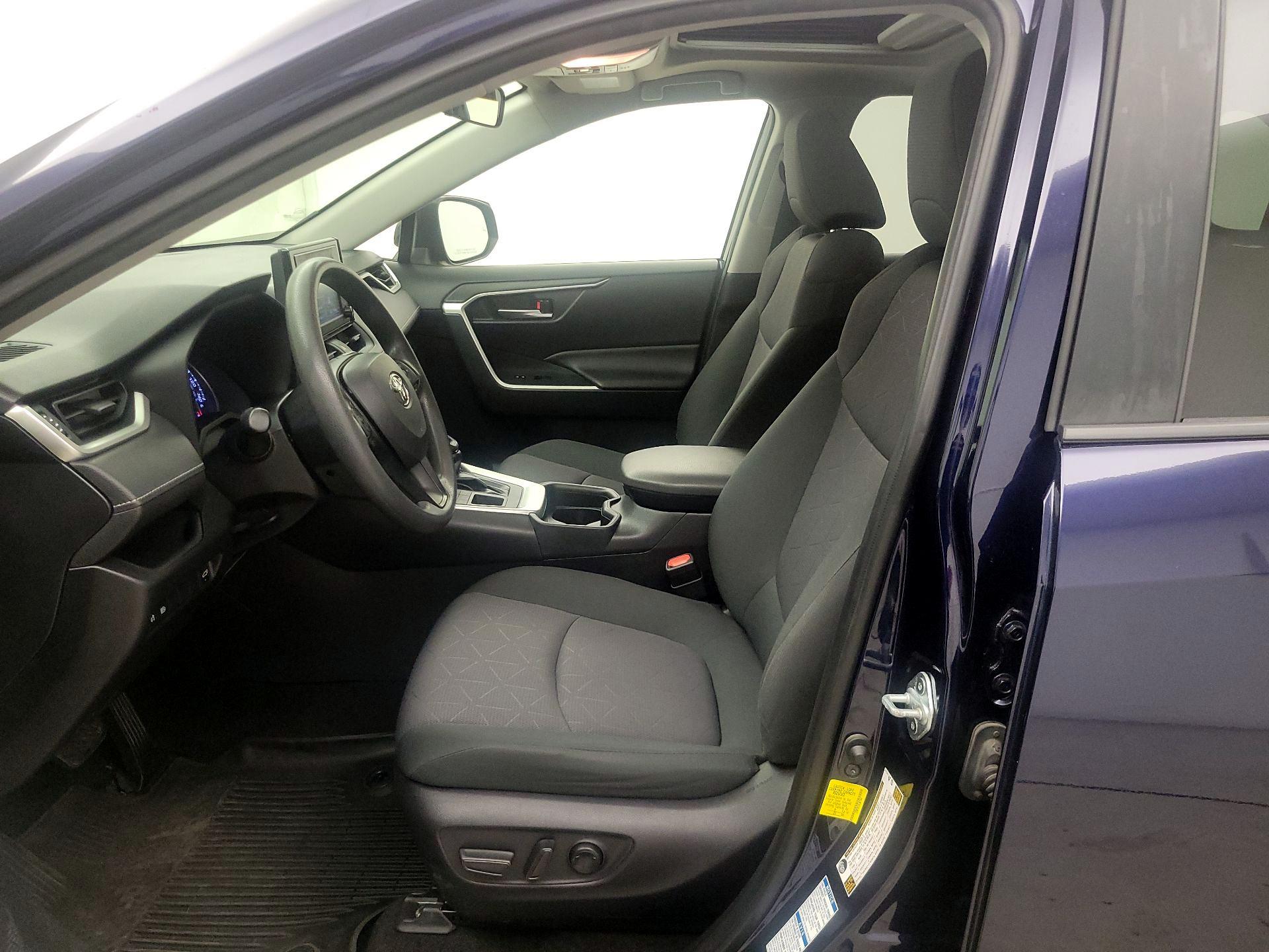 Thumbnail: 2019 Toyota RAV4 - 11