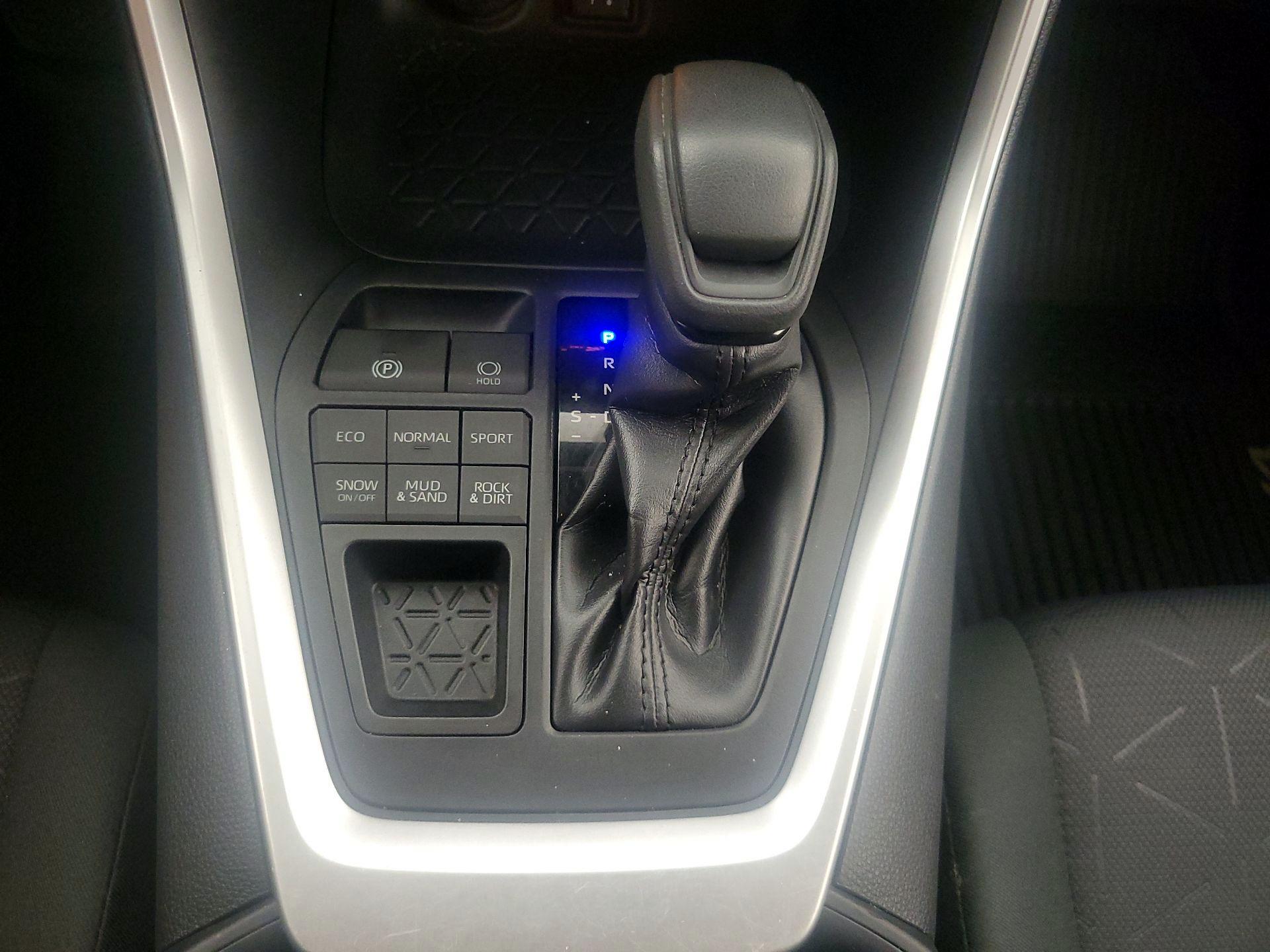 Thumbnail: 2019 Toyota RAV4 - 17