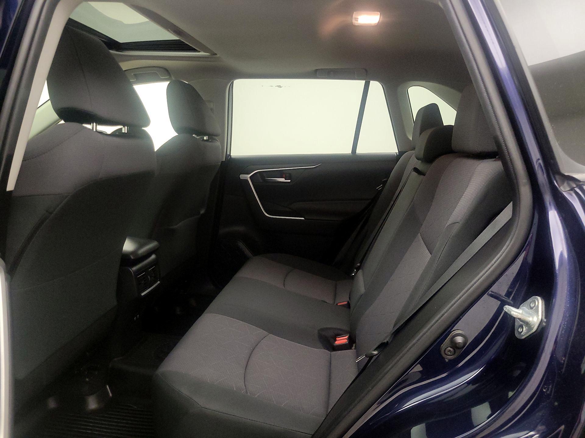 Thumbnail: 2019 Toyota RAV4 - 20