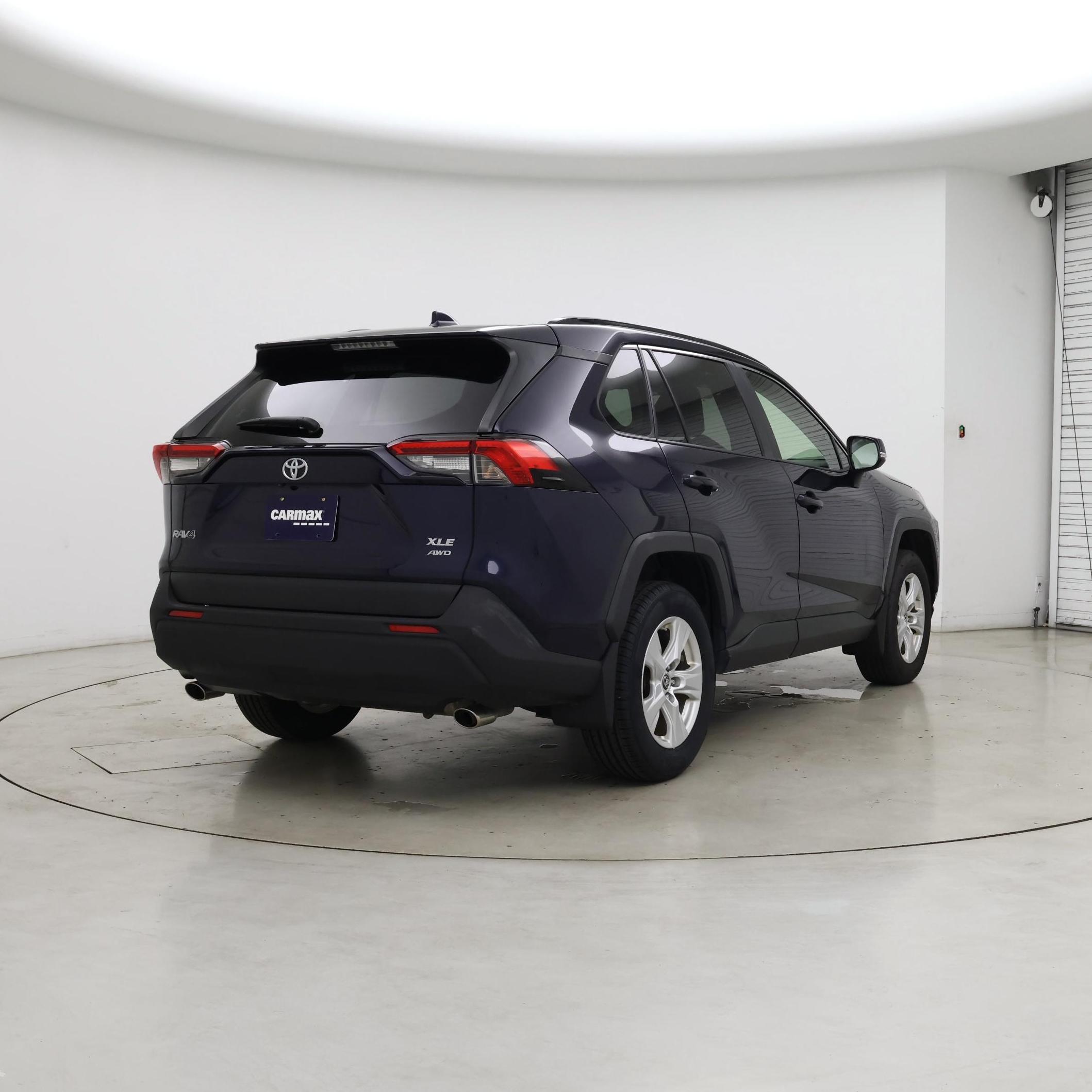 Thumbnail: 2019 Toyota RAV4 - 8