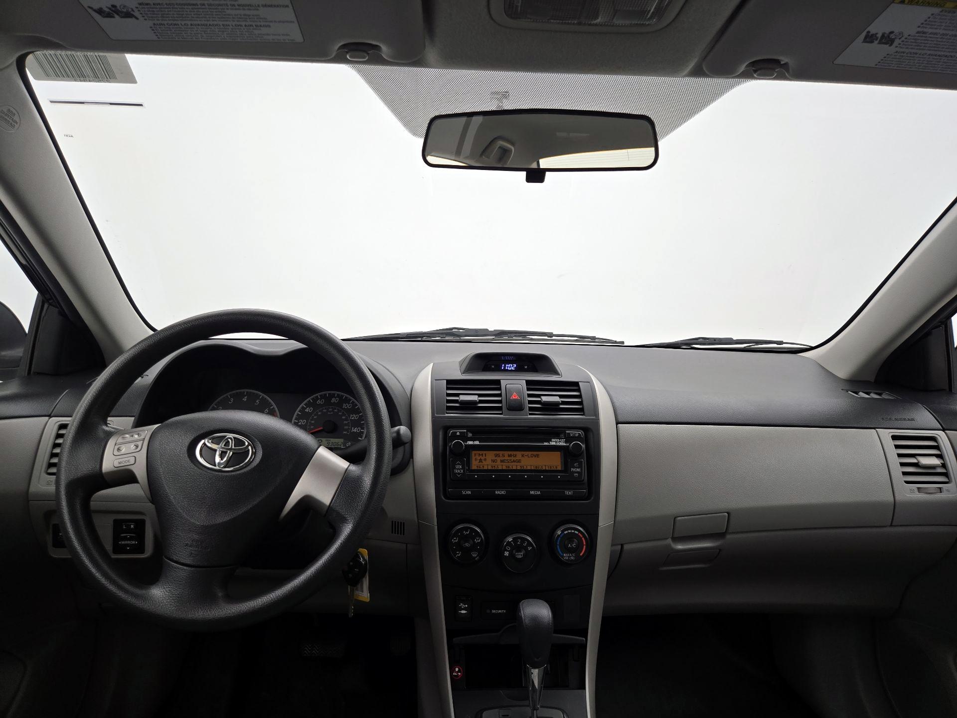 Thumbnail: 2013 Toyota Corolla - 9