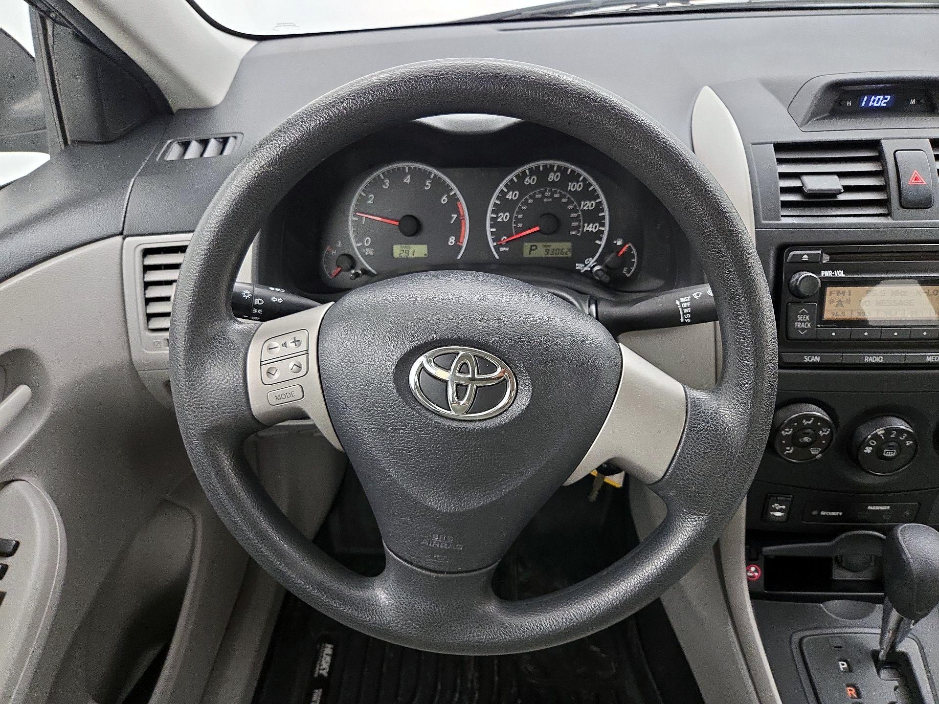 Thumbnail: 2013 Toyota Corolla - 10