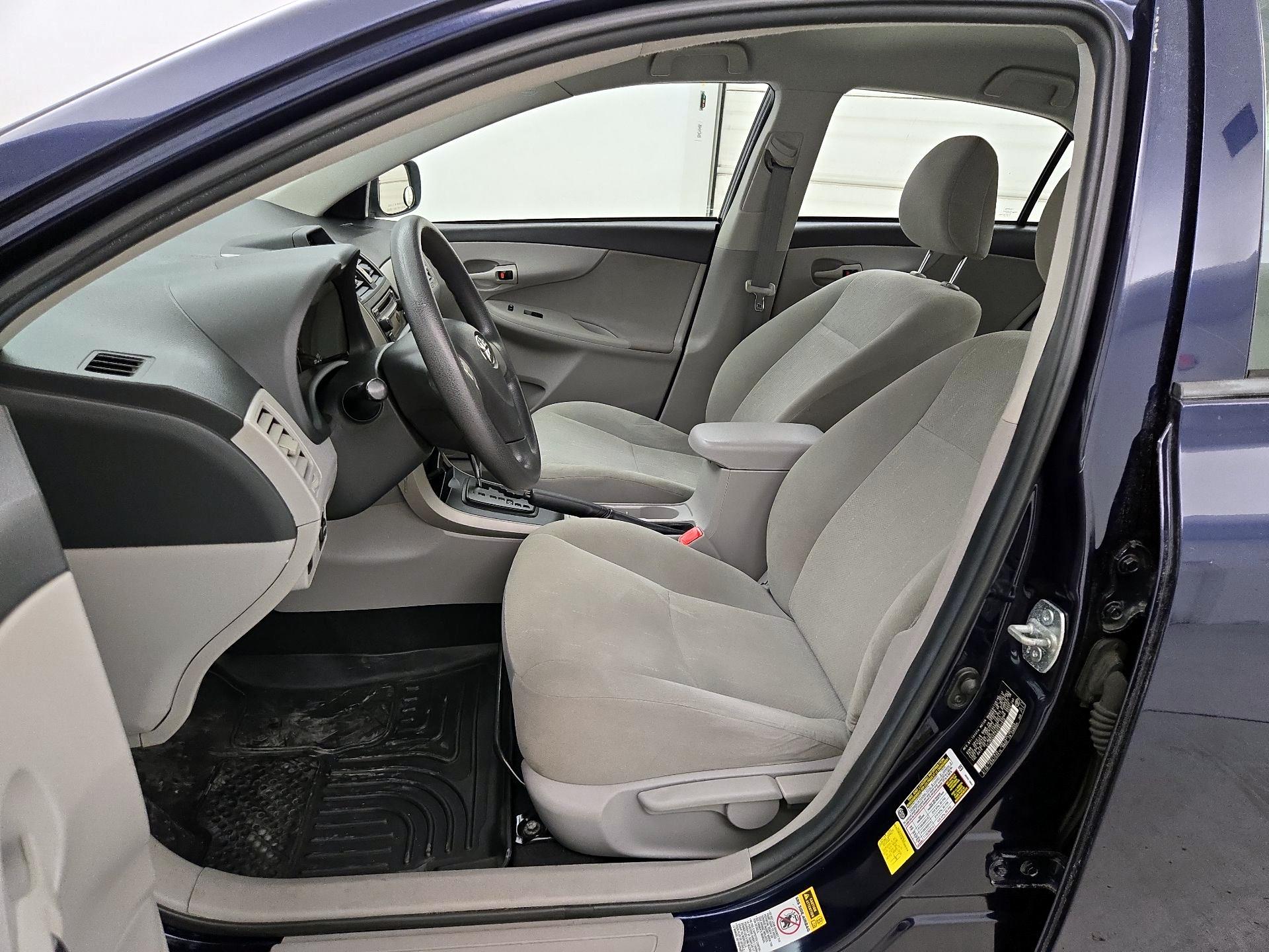 Thumbnail: 2013 Toyota Corolla - 11