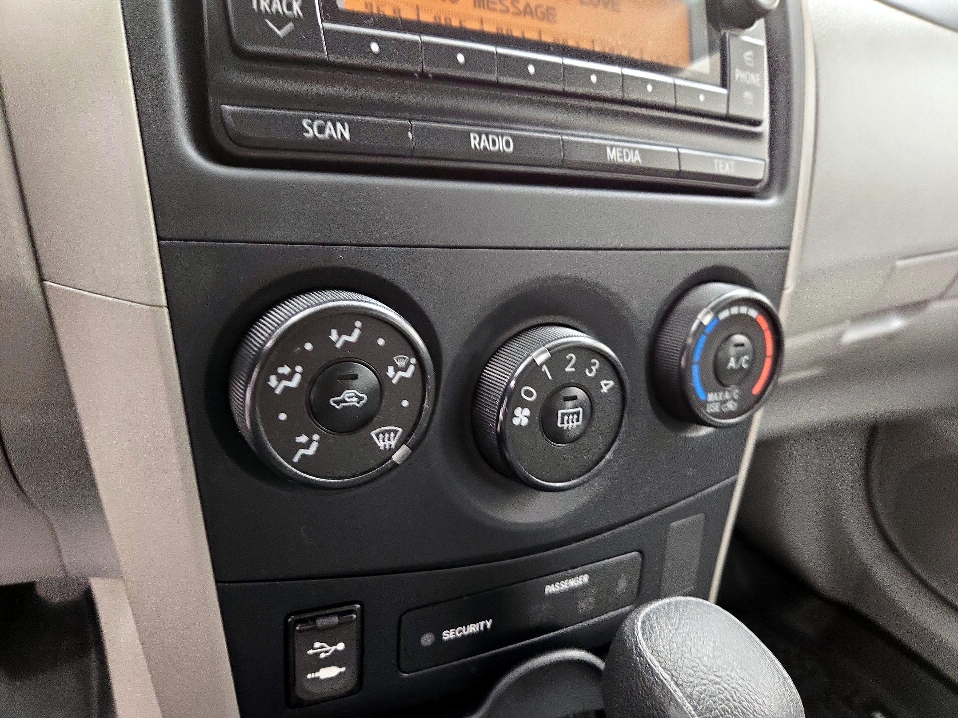 Thumbnail: 2013 Toyota Corolla - 15