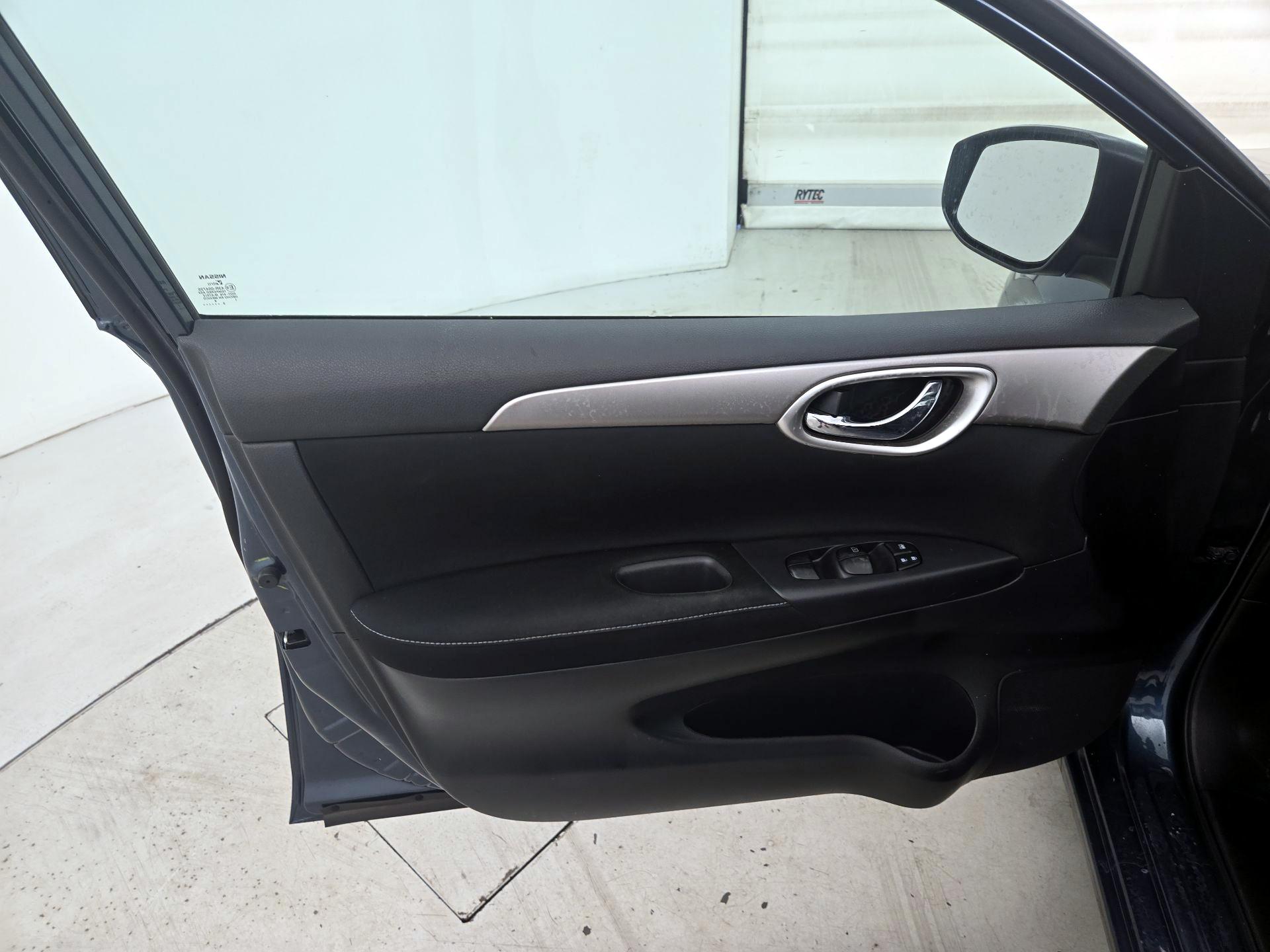 Thumbnail: 2015 Nissan Sentra - 12
