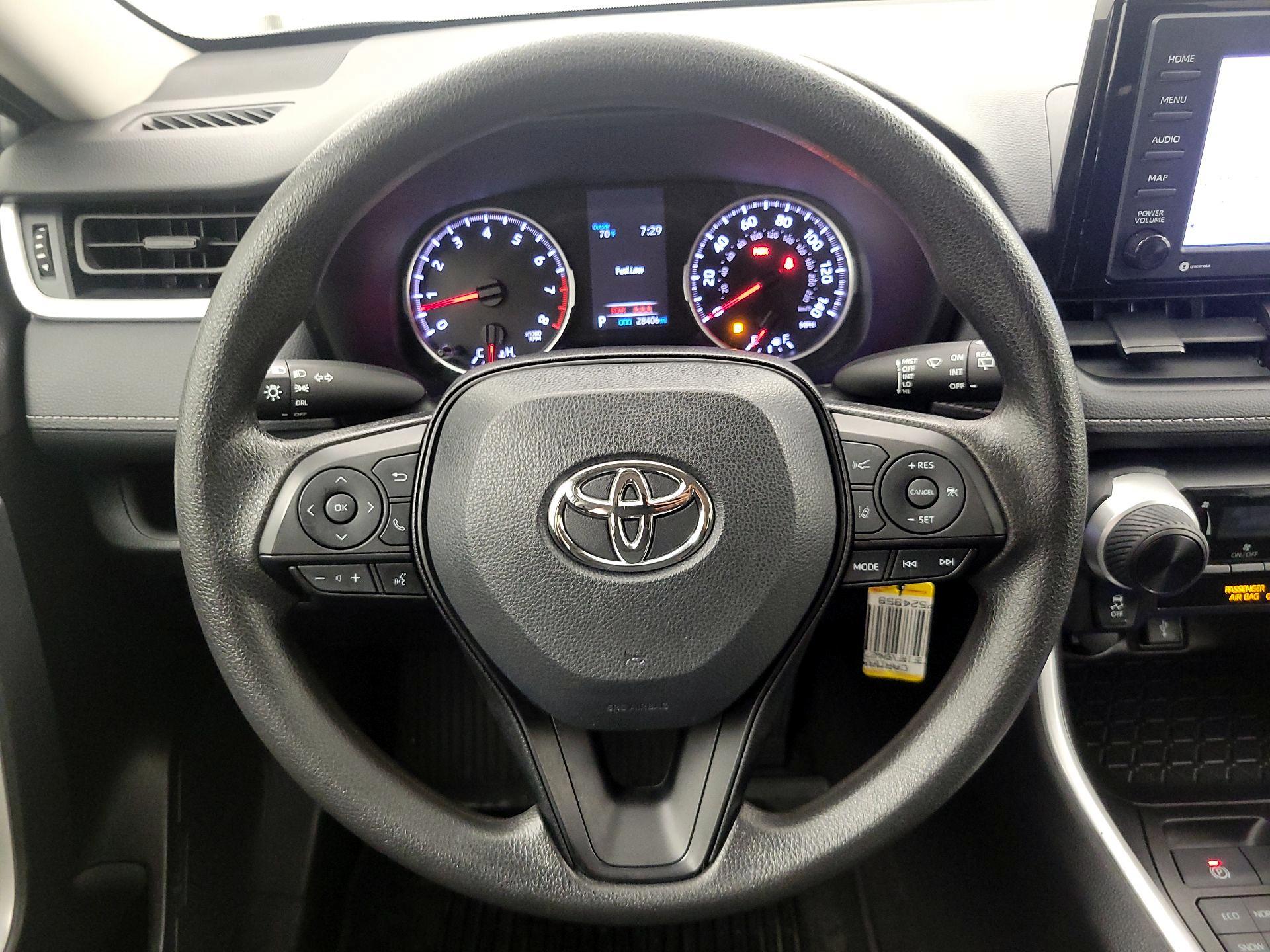 Thumbnail: 2022 Toyota RAV4 - 10