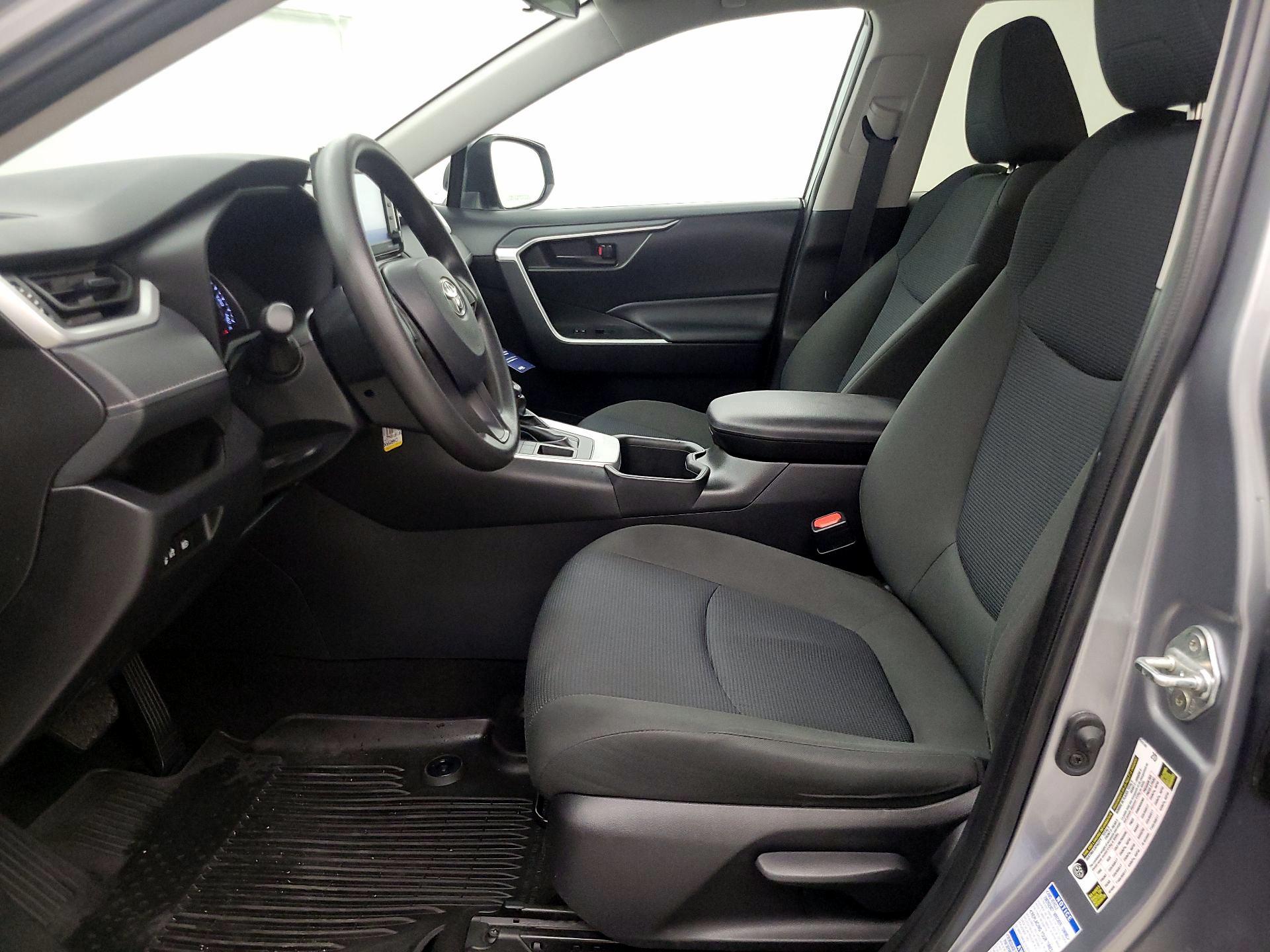 Thumbnail: 2022 Toyota RAV4 - 11