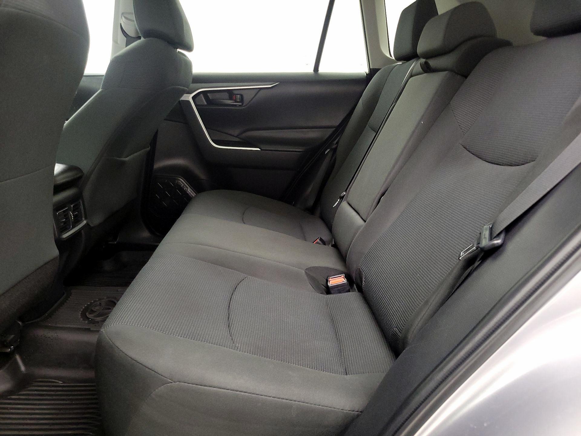 Thumbnail: 2022 Toyota RAV4 - 19