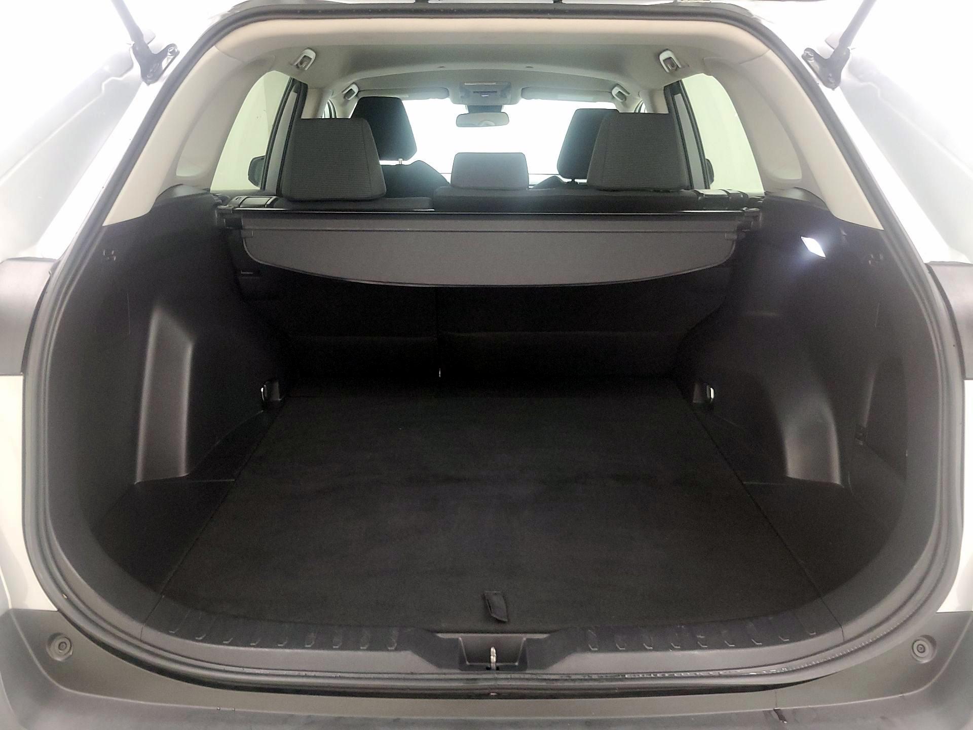 Thumbnail: 2022 Toyota RAV4 - 20