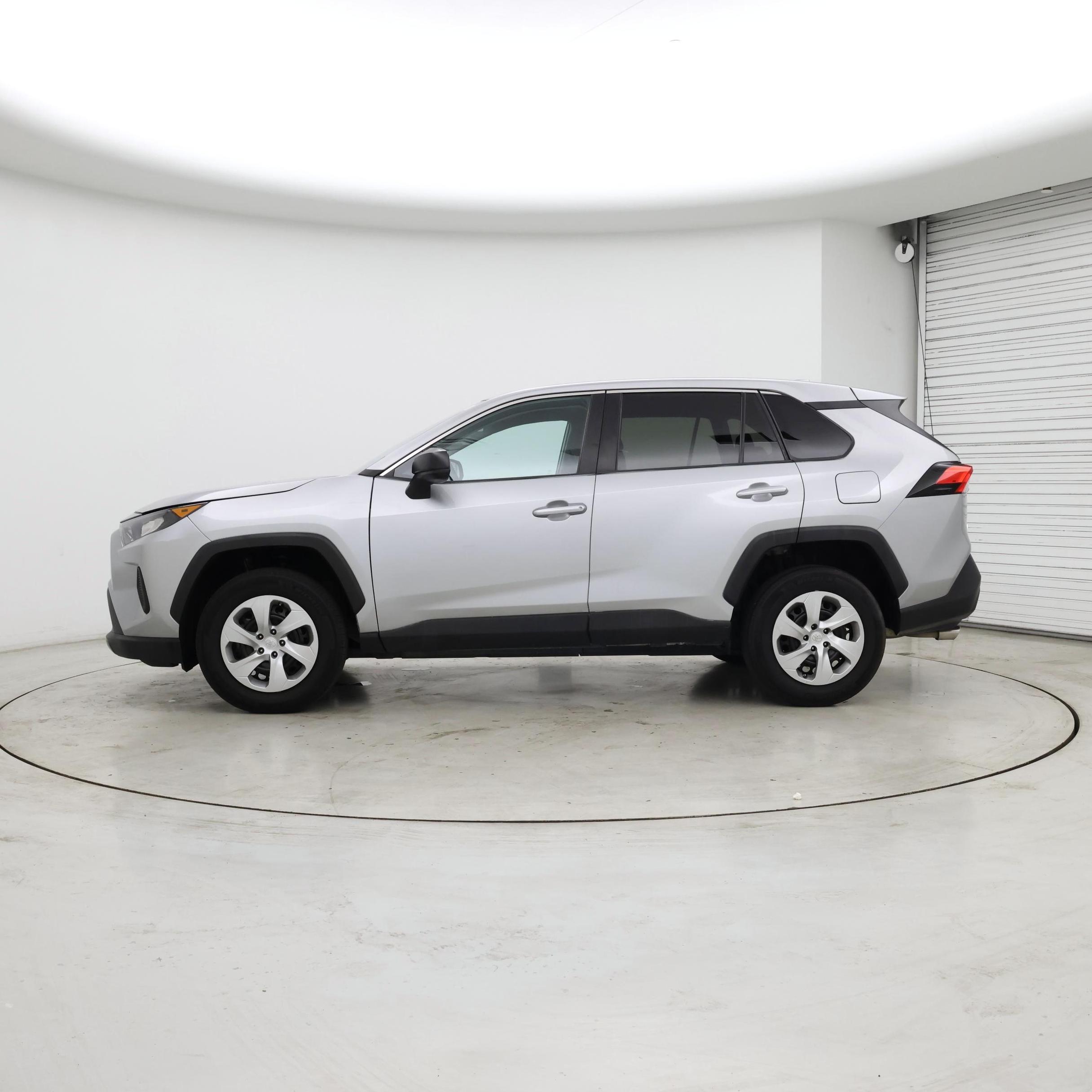 Thumbnail: 2022 Toyota RAV4 - 3