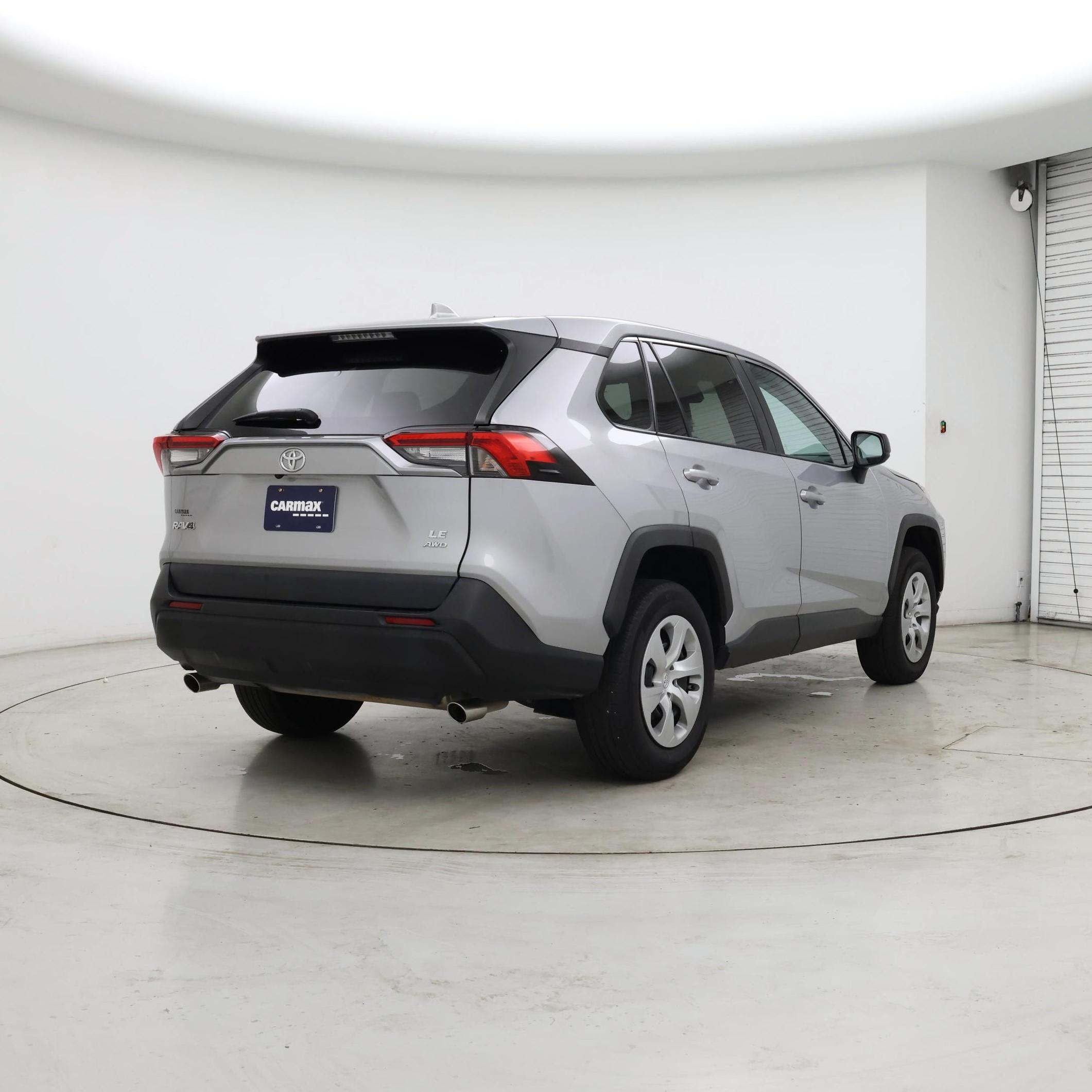 Thumbnail: 2022 Toyota RAV4 - 8