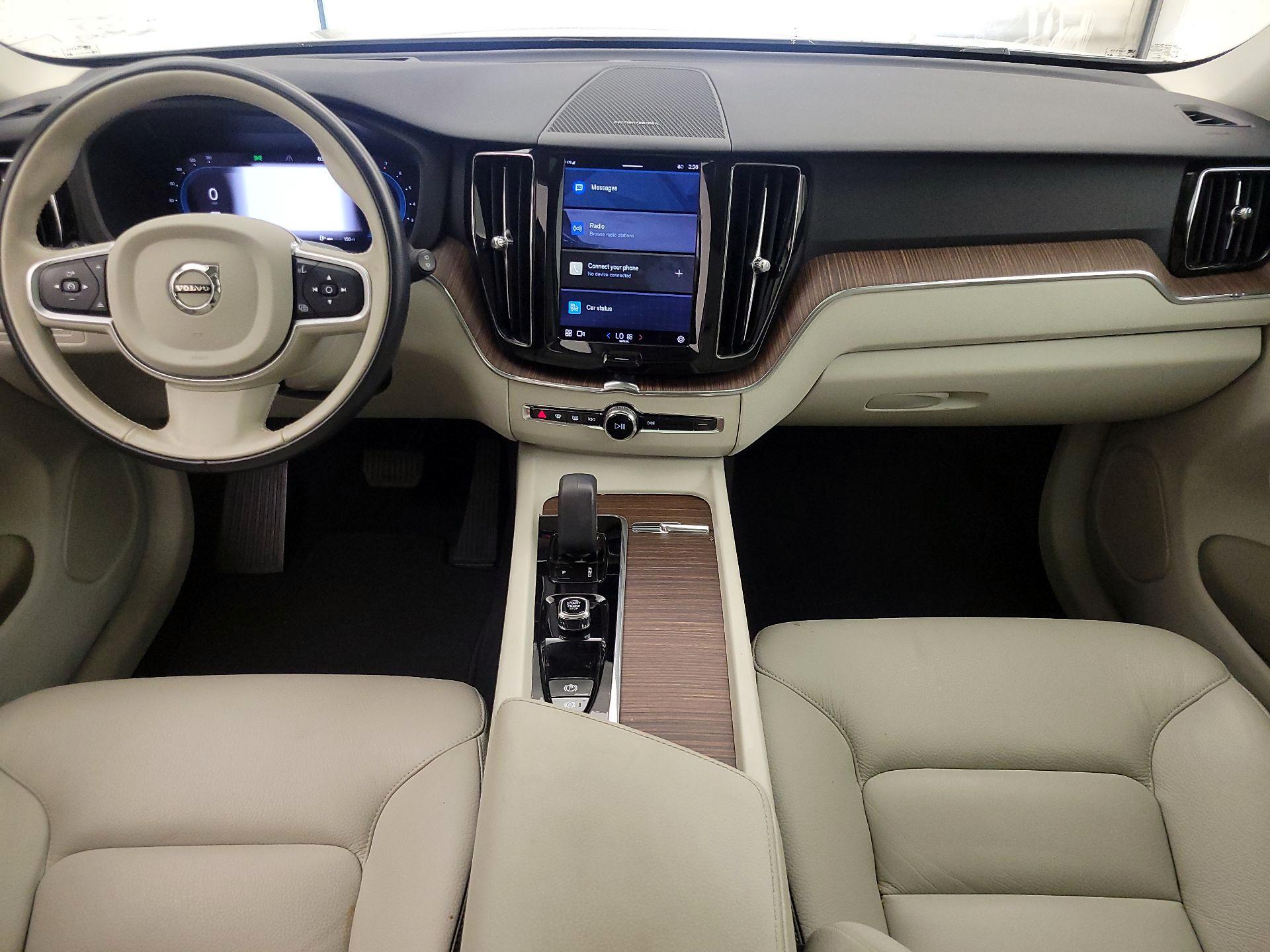 Thumbnail: 2022 Volvo XC60 - 9