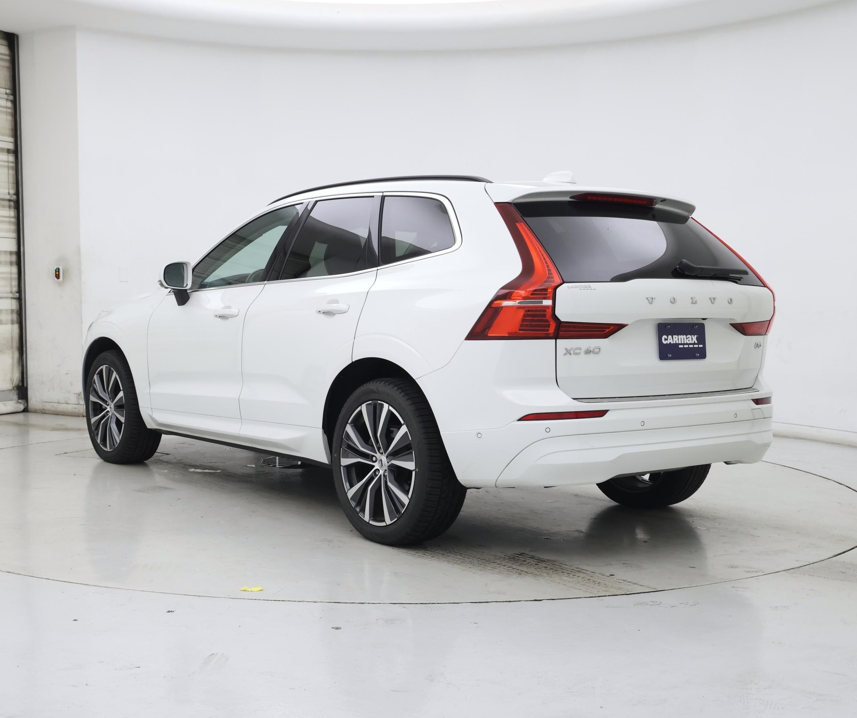 Thumbnail: 2022 Volvo XC60 - 2
