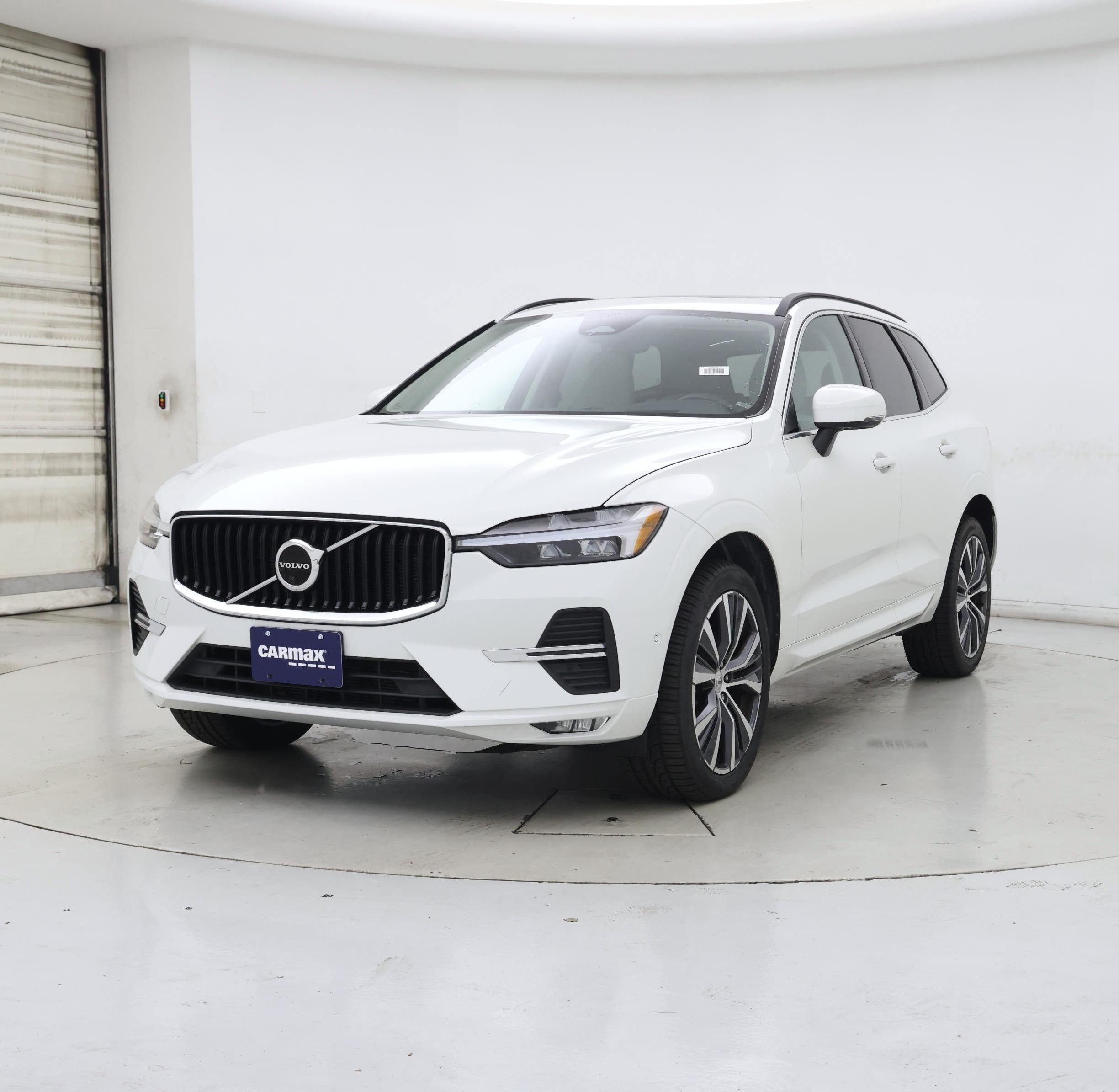 Thumbnail: 2022 Volvo XC60 - 4