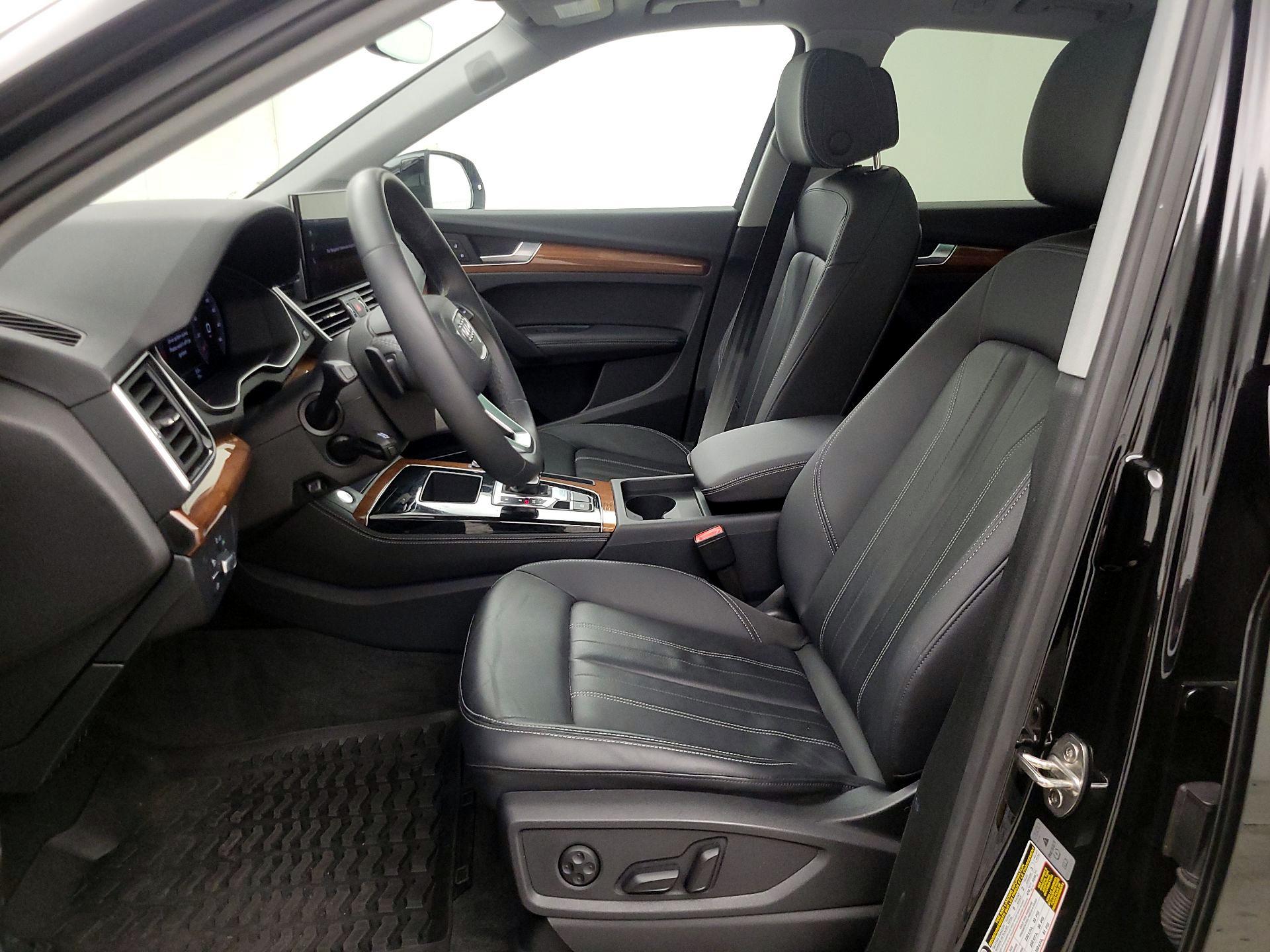 Thumbnail: 2023 Audi Q5 - 11