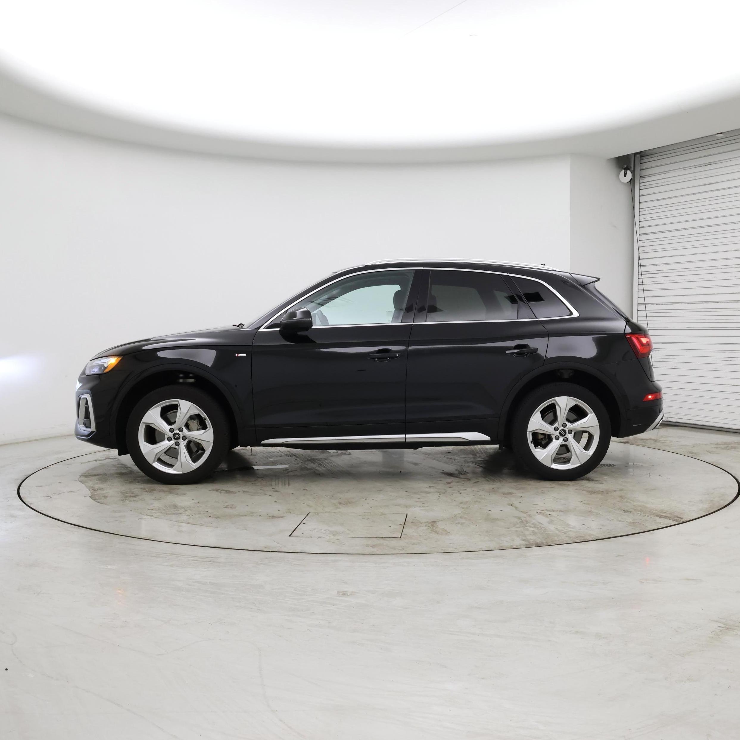 Thumbnail: 2023 Audi Q5 - 3