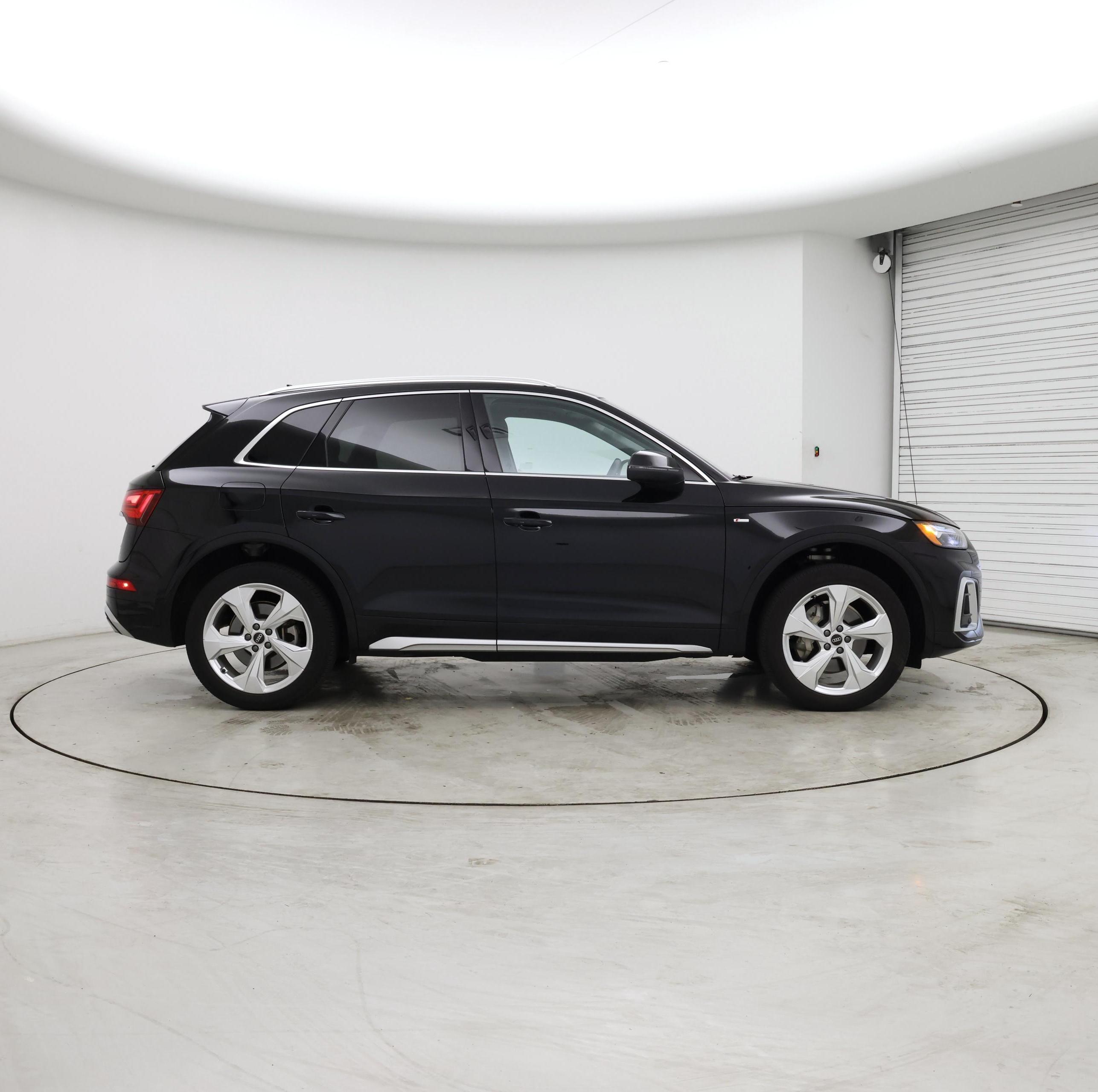 Thumbnail: 2023 Audi Q5 - 7