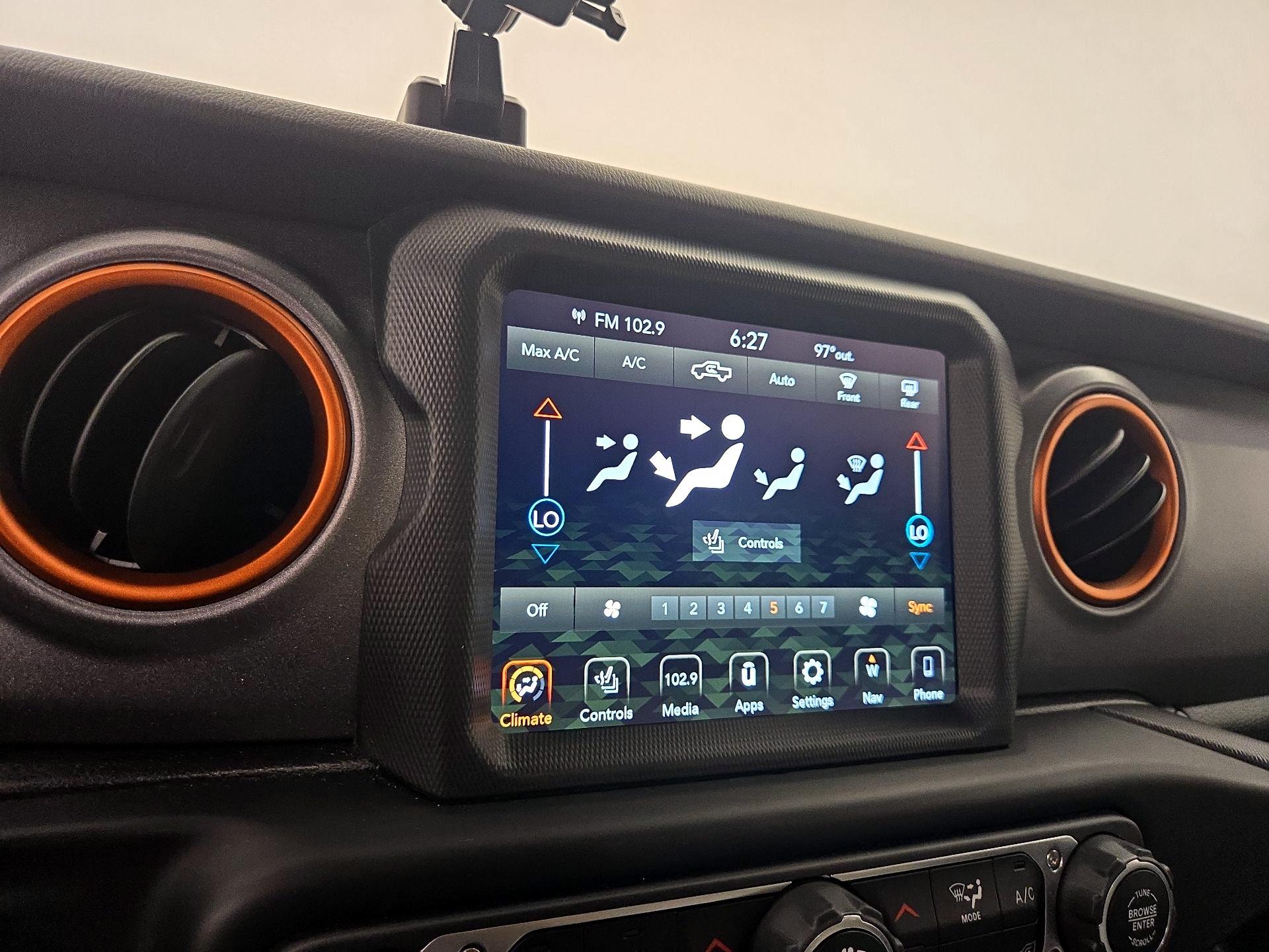 Thumbnail: 2020 Jeep Gladiator - 17