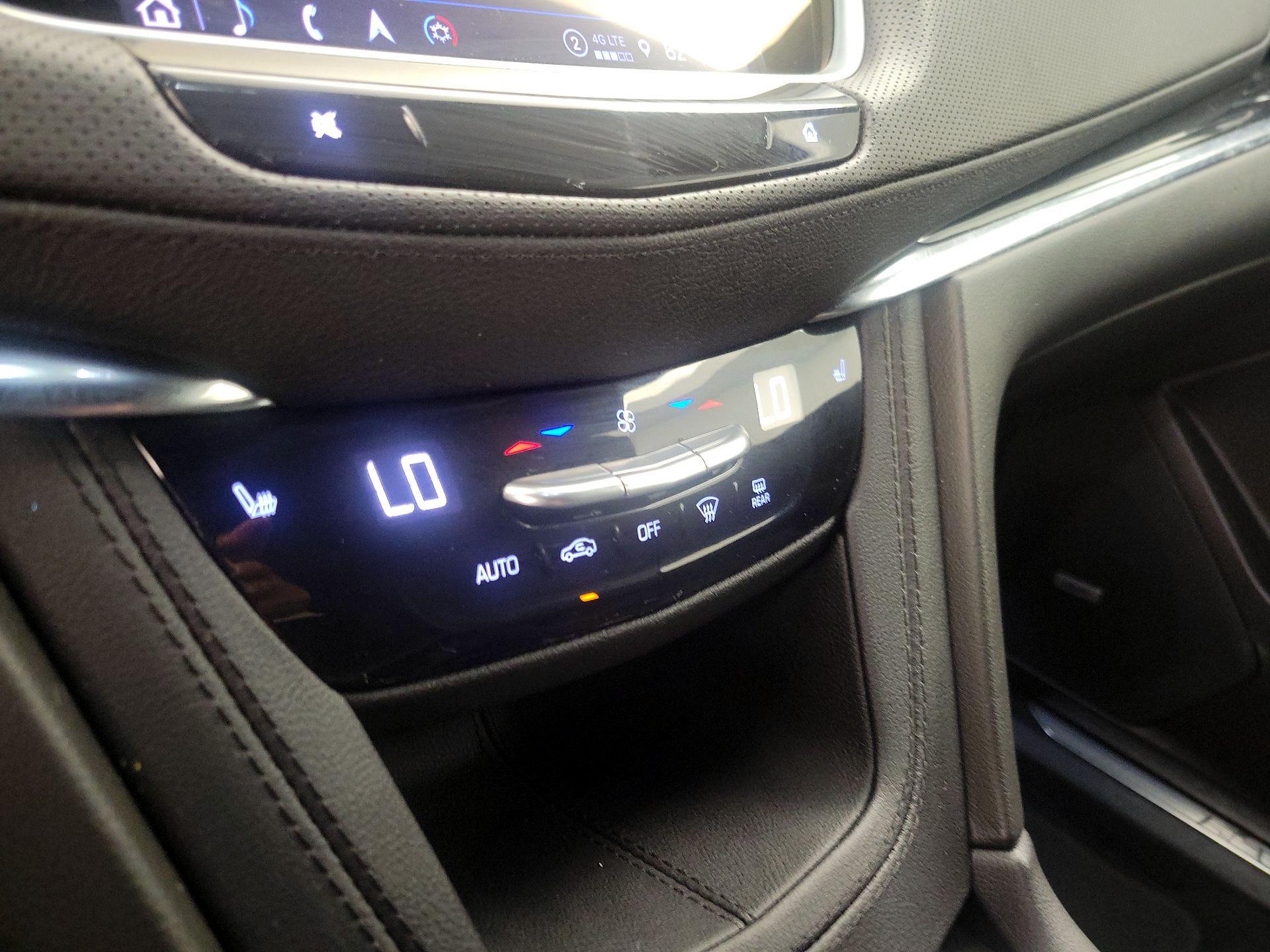 Thumbnail: 2023 Cadillac XT5 - 16