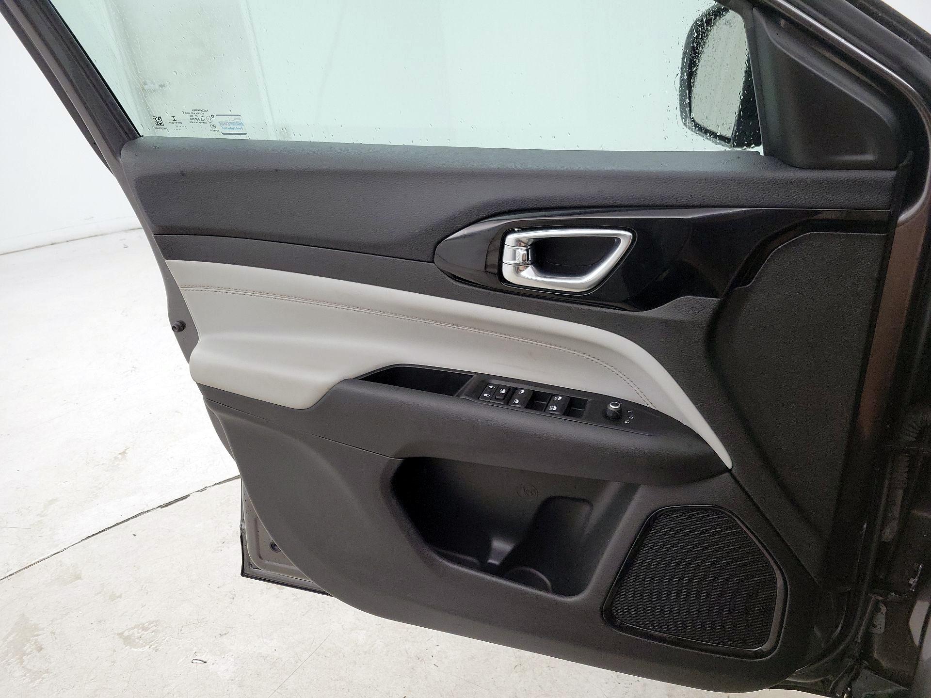Thumbnail: 2022 Jeep Compass - 12
