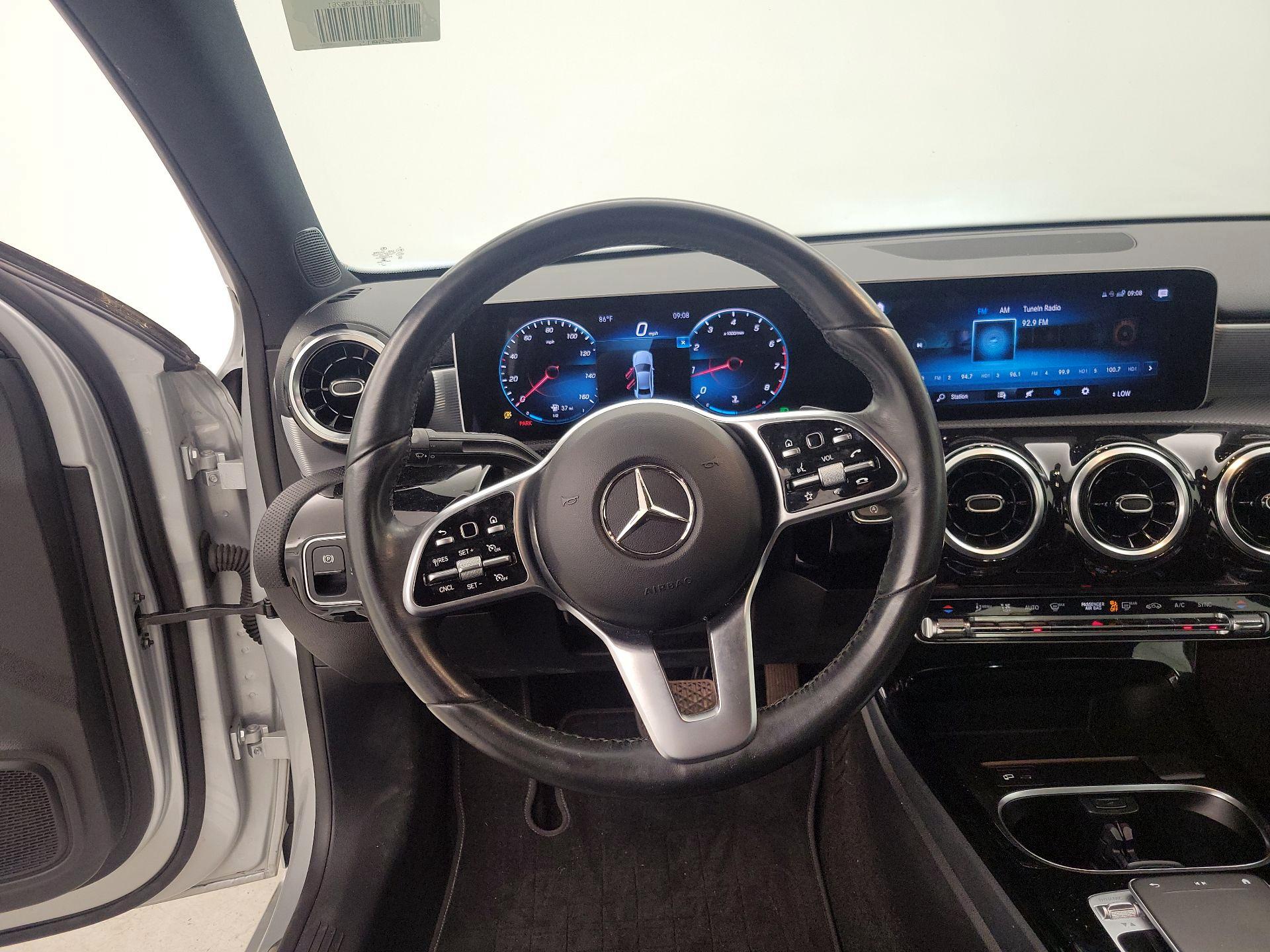 Thumbnail: 2020 Mercedes-Benz A-Class - 10