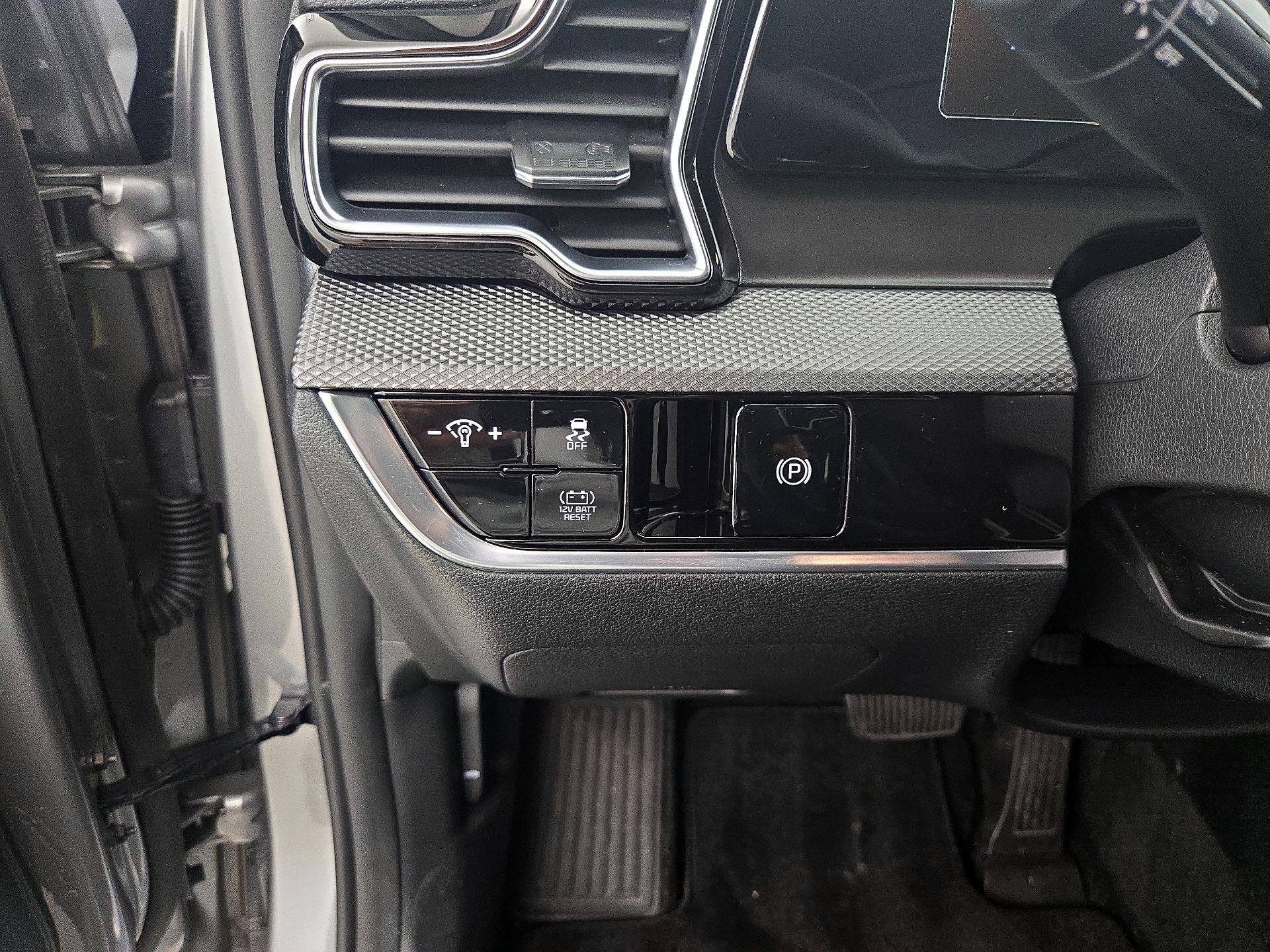 Thumbnail: 2023 Kia Sportage - 11