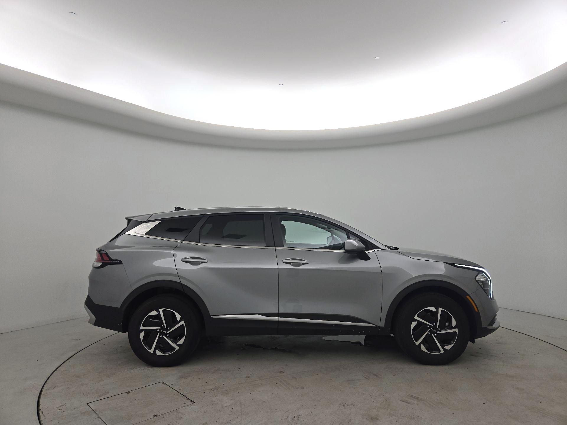 Thumbnail: 2023 Kia Sportage - 4