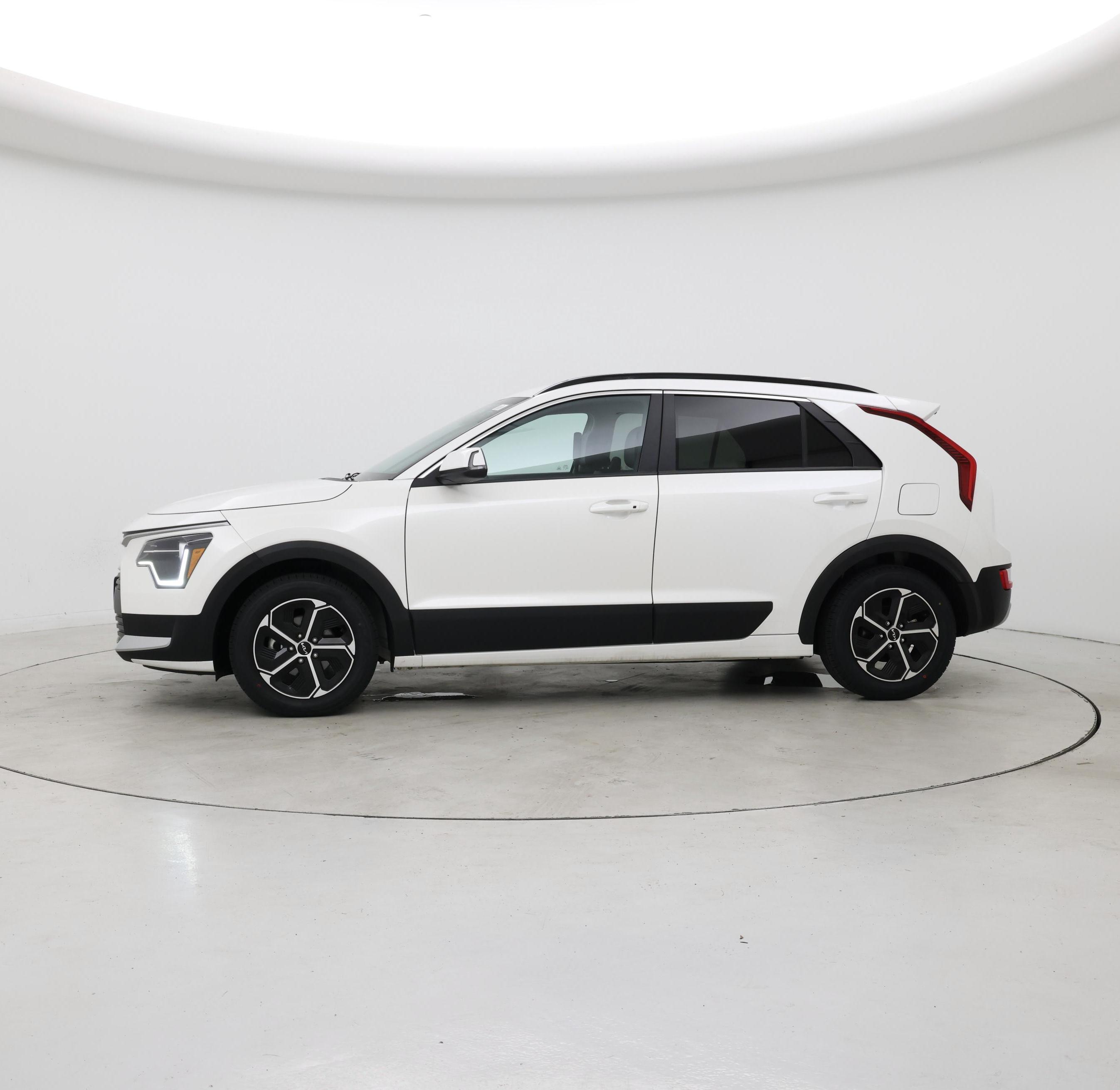 Thumbnail: 2023 Kia Niro - 3