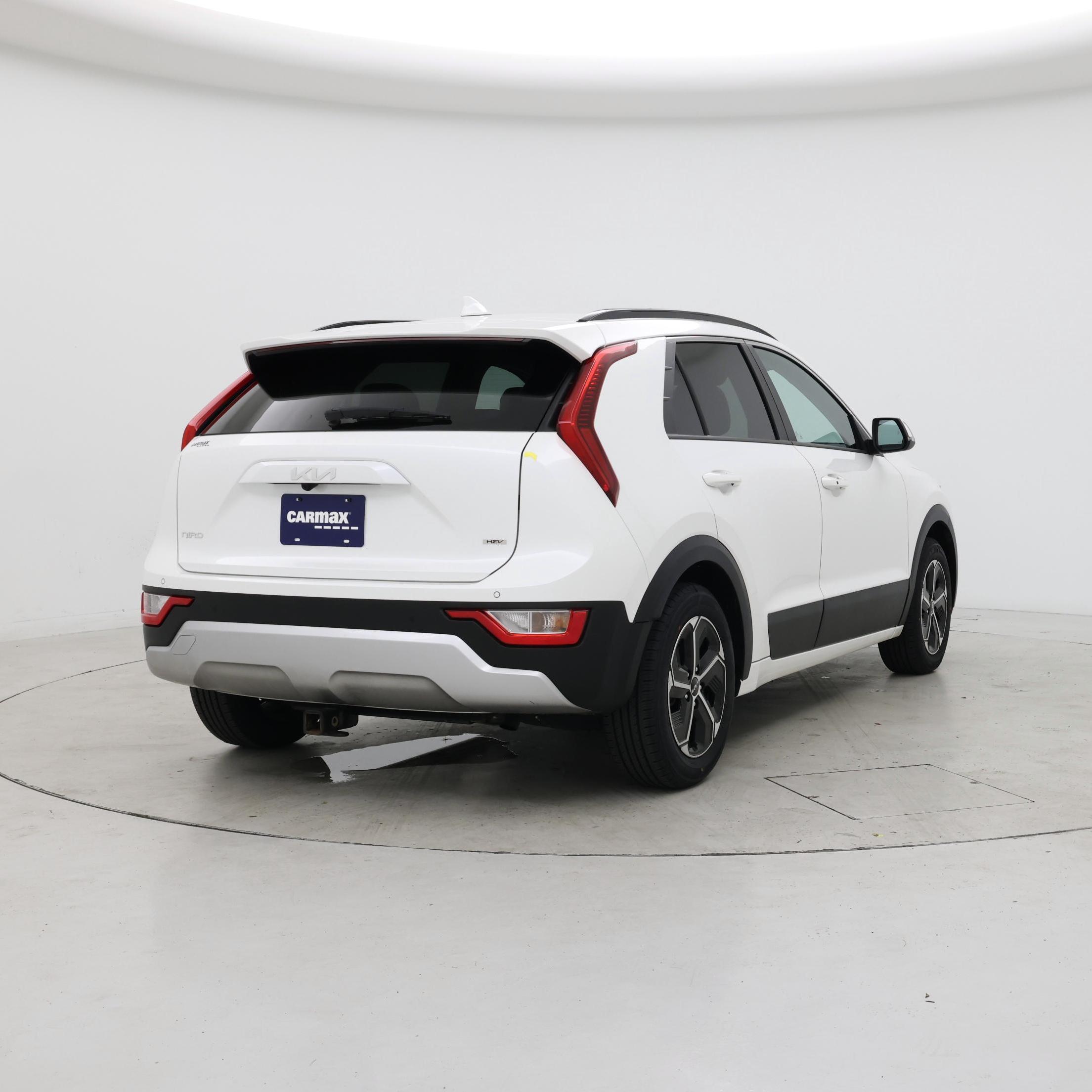 Thumbnail: 2023 Kia Niro - 8