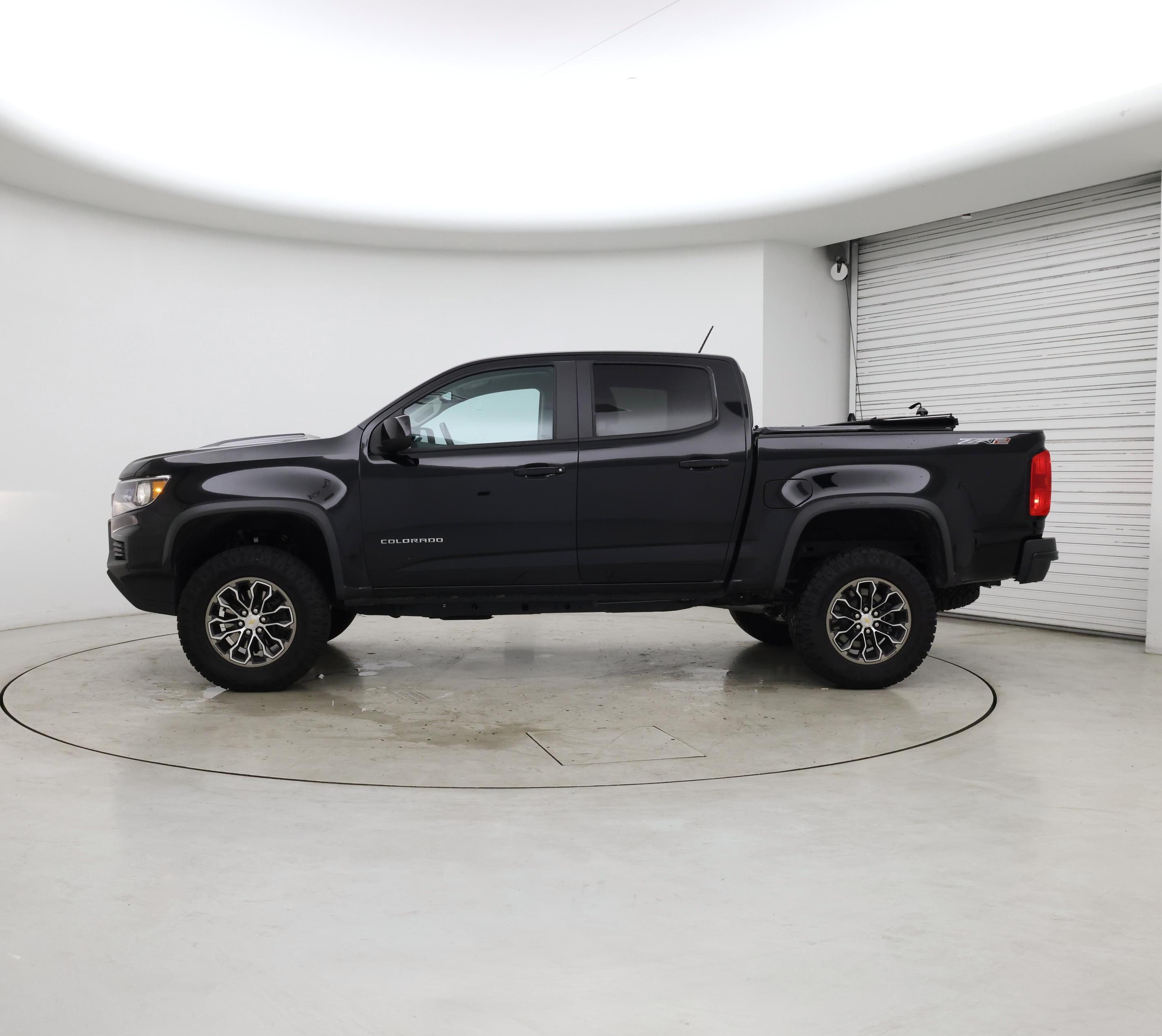 Thumbnail: 2022 Chevrolet Colorado - 3
