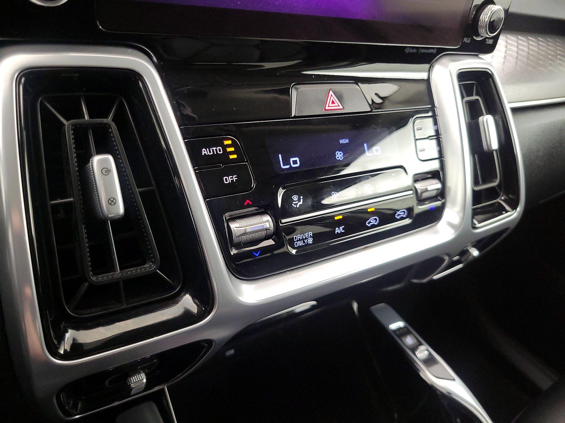 Thumbnail: 2022 Kia Sorento - 17