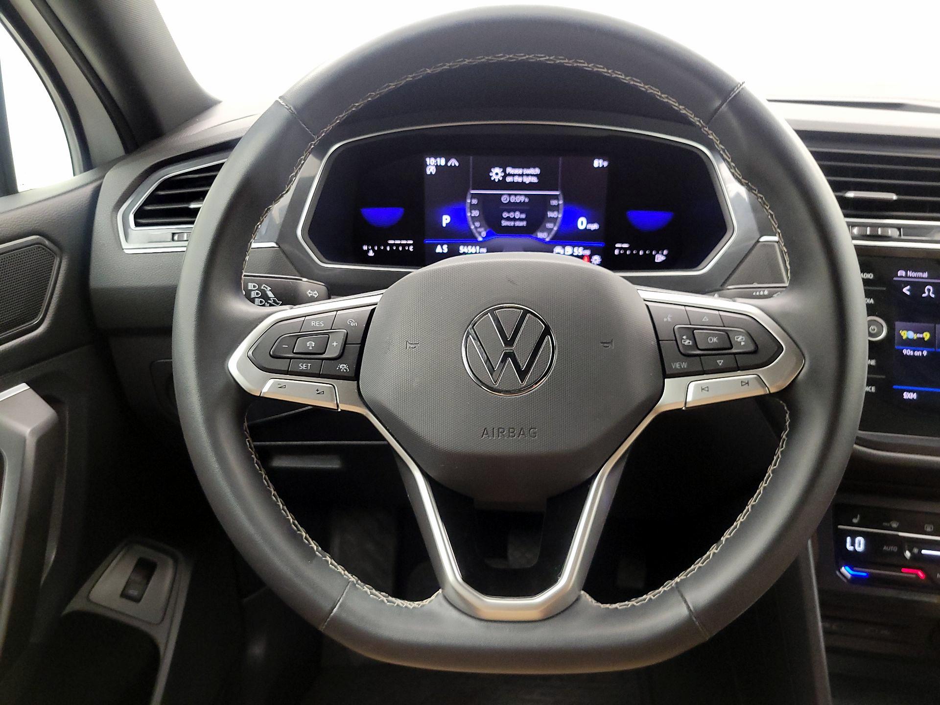 Thumbnail: 2022 Volkswagen Tiguan - 10