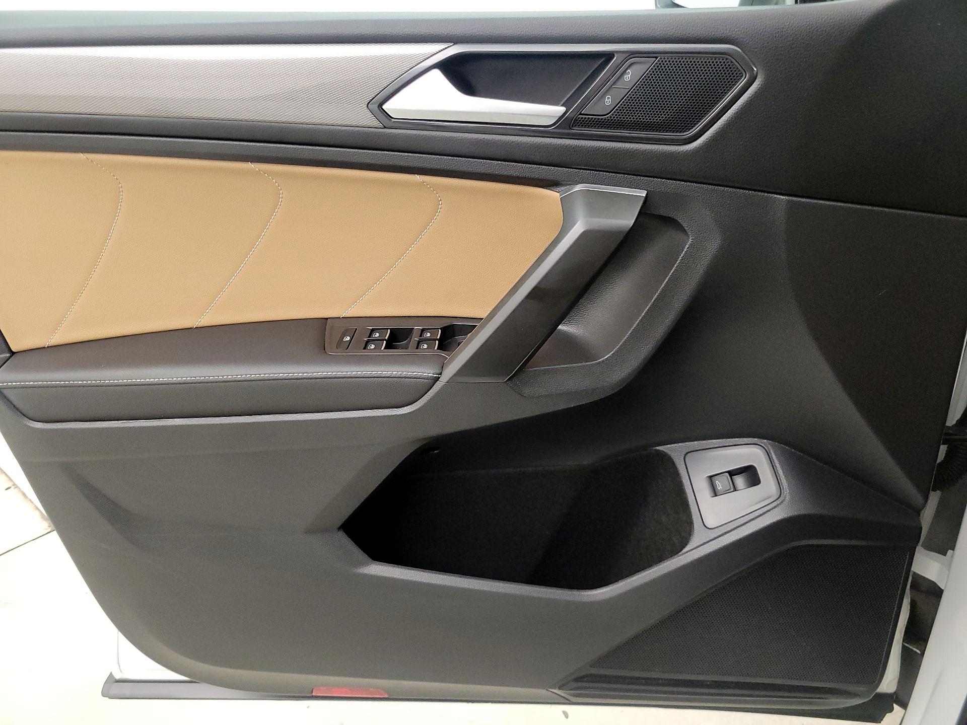 Thumbnail: 2022 Volkswagen Tiguan - 12