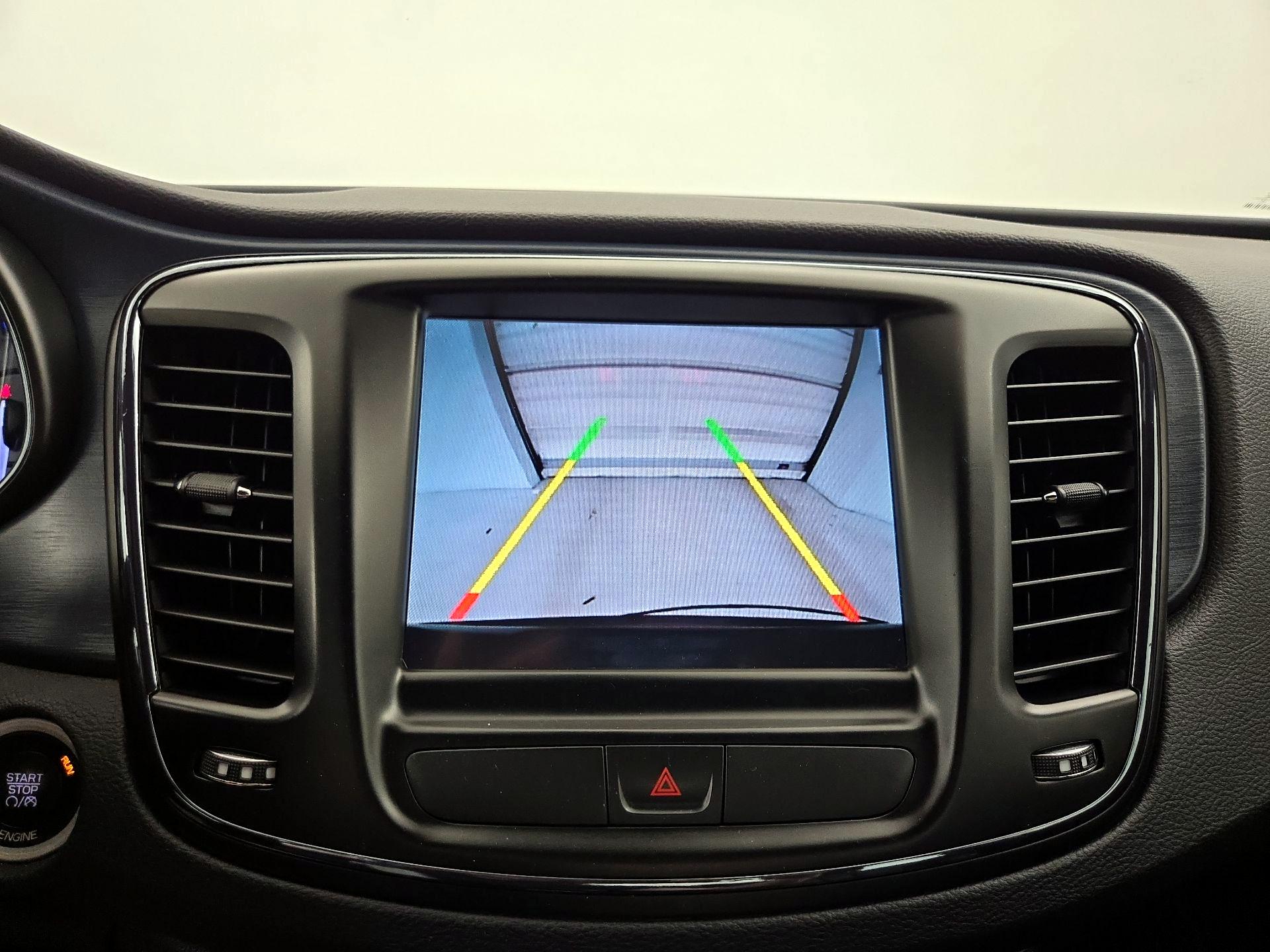 Thumbnail: 2016 Chrysler 200 - 15