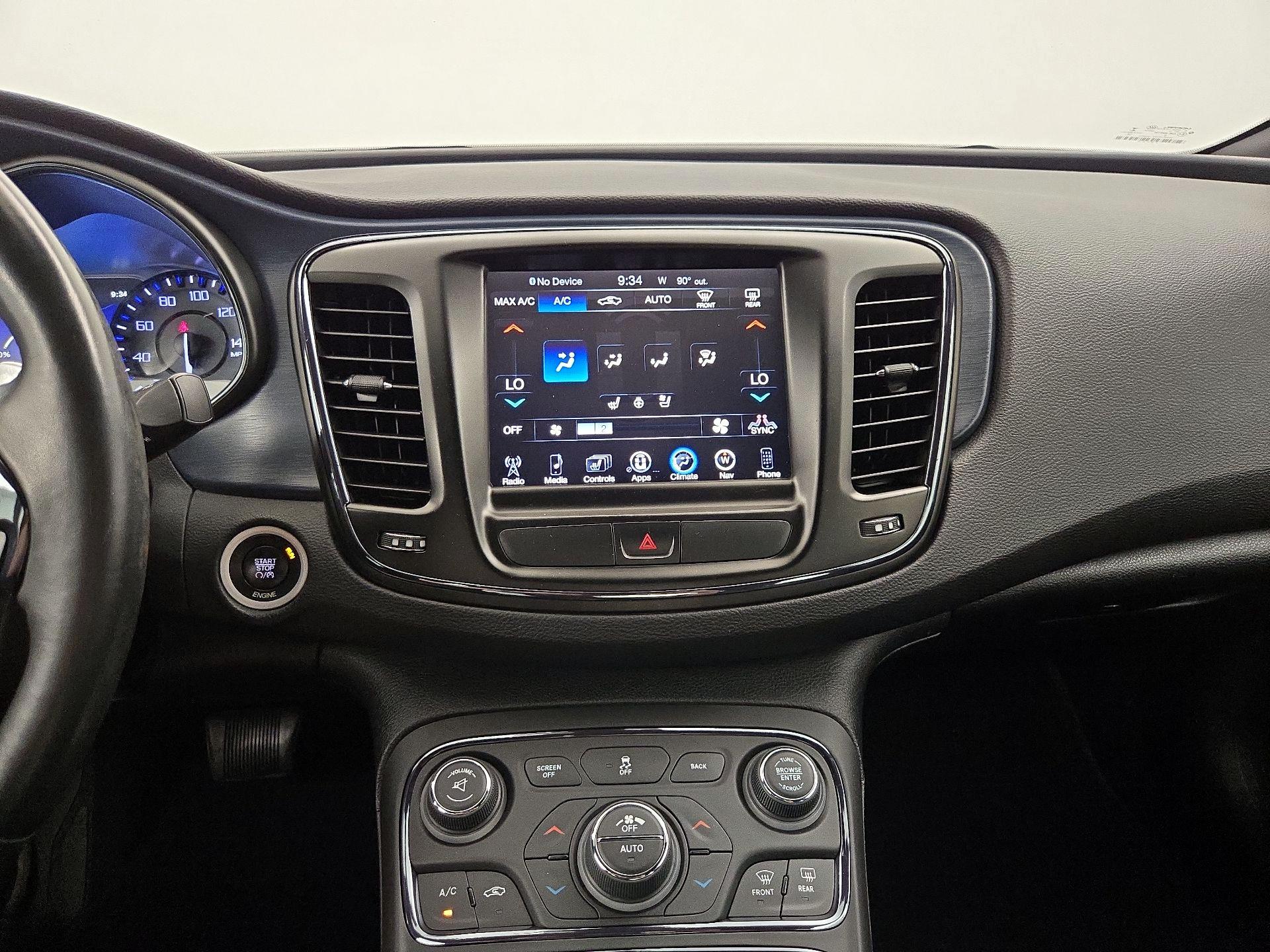 Thumbnail: 2016 Chrysler 200 - 17