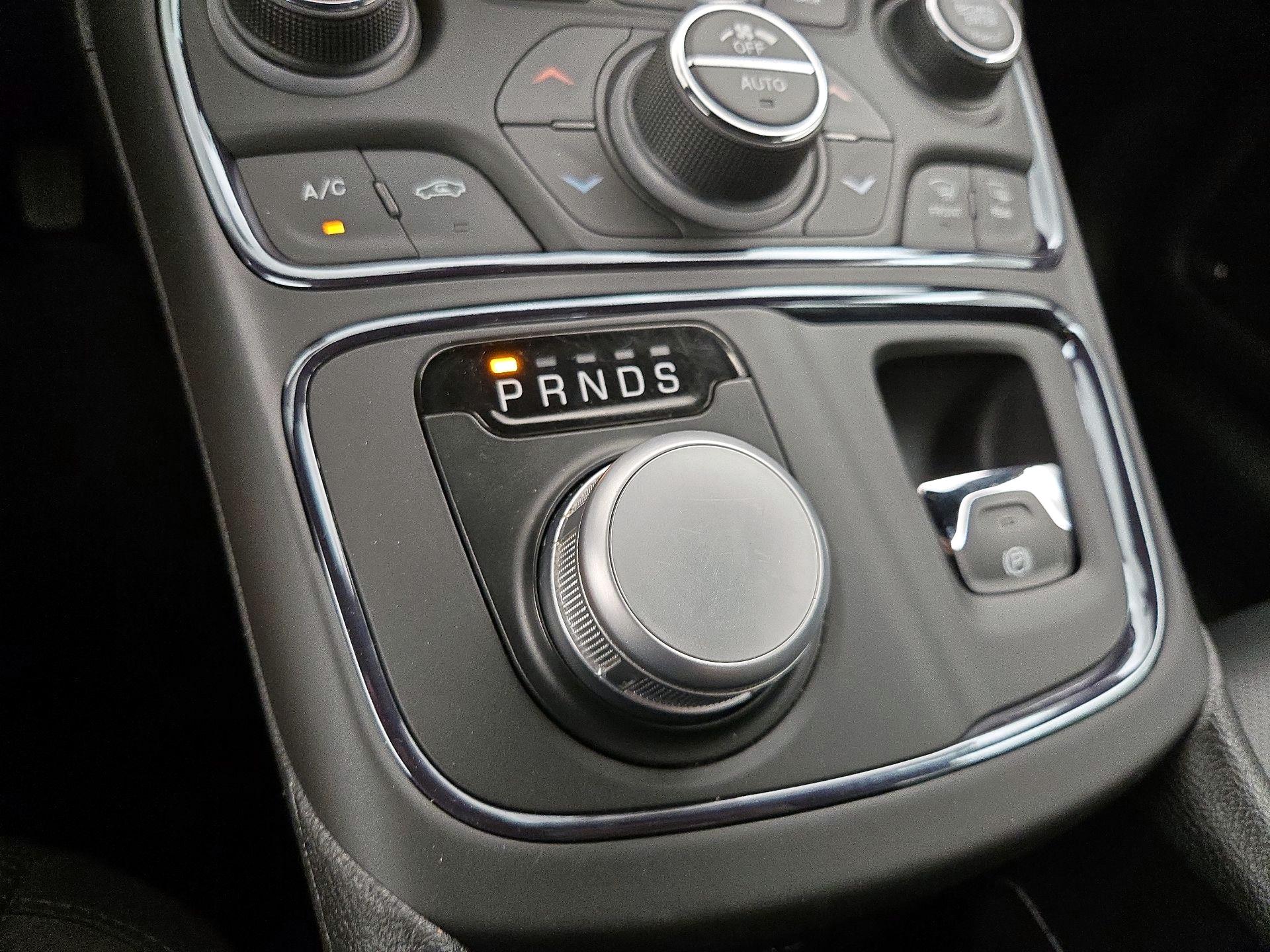Thumbnail: 2016 Chrysler 200 - 18