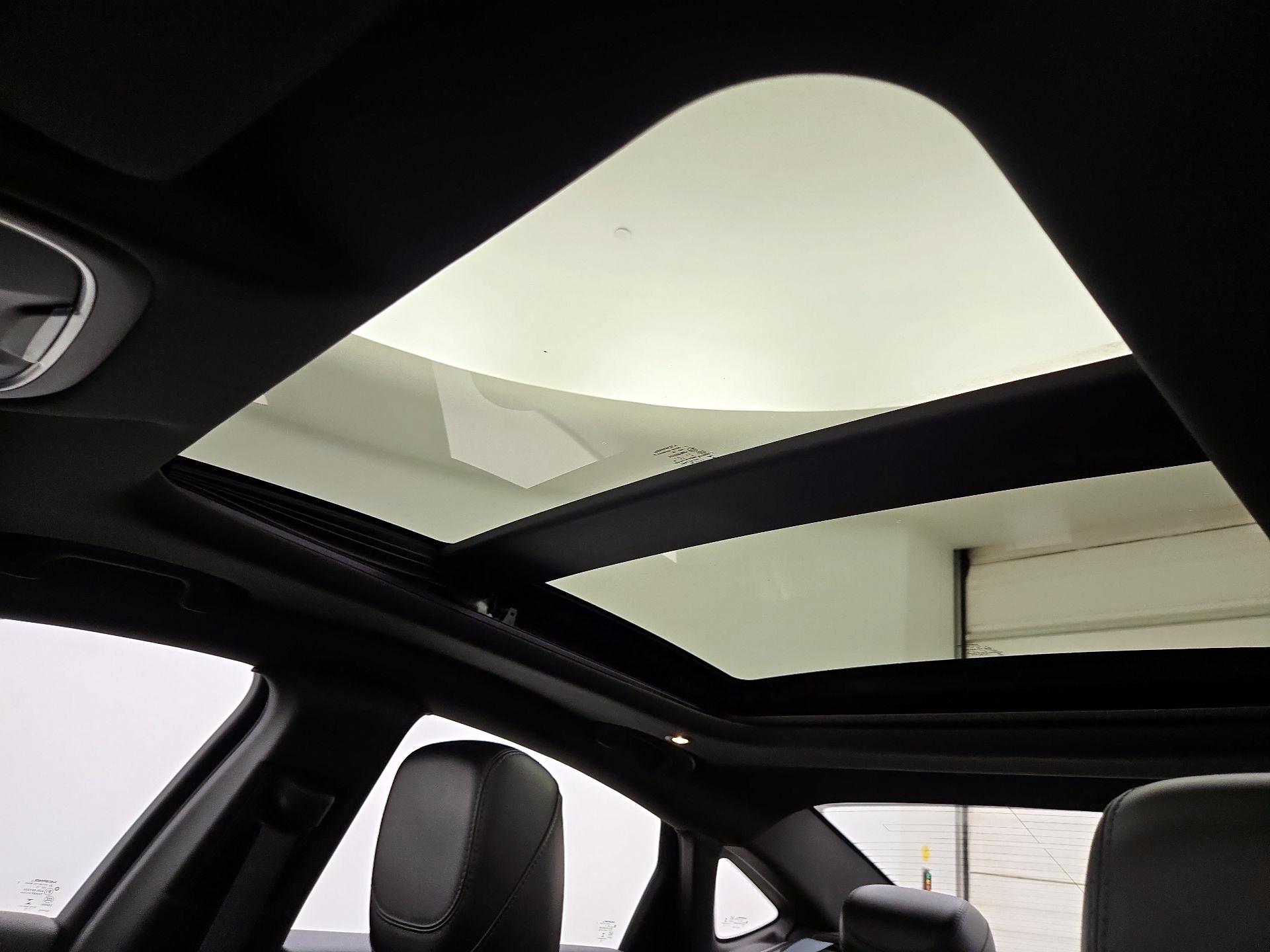 Thumbnail: 2016 Chrysler 200 - 20