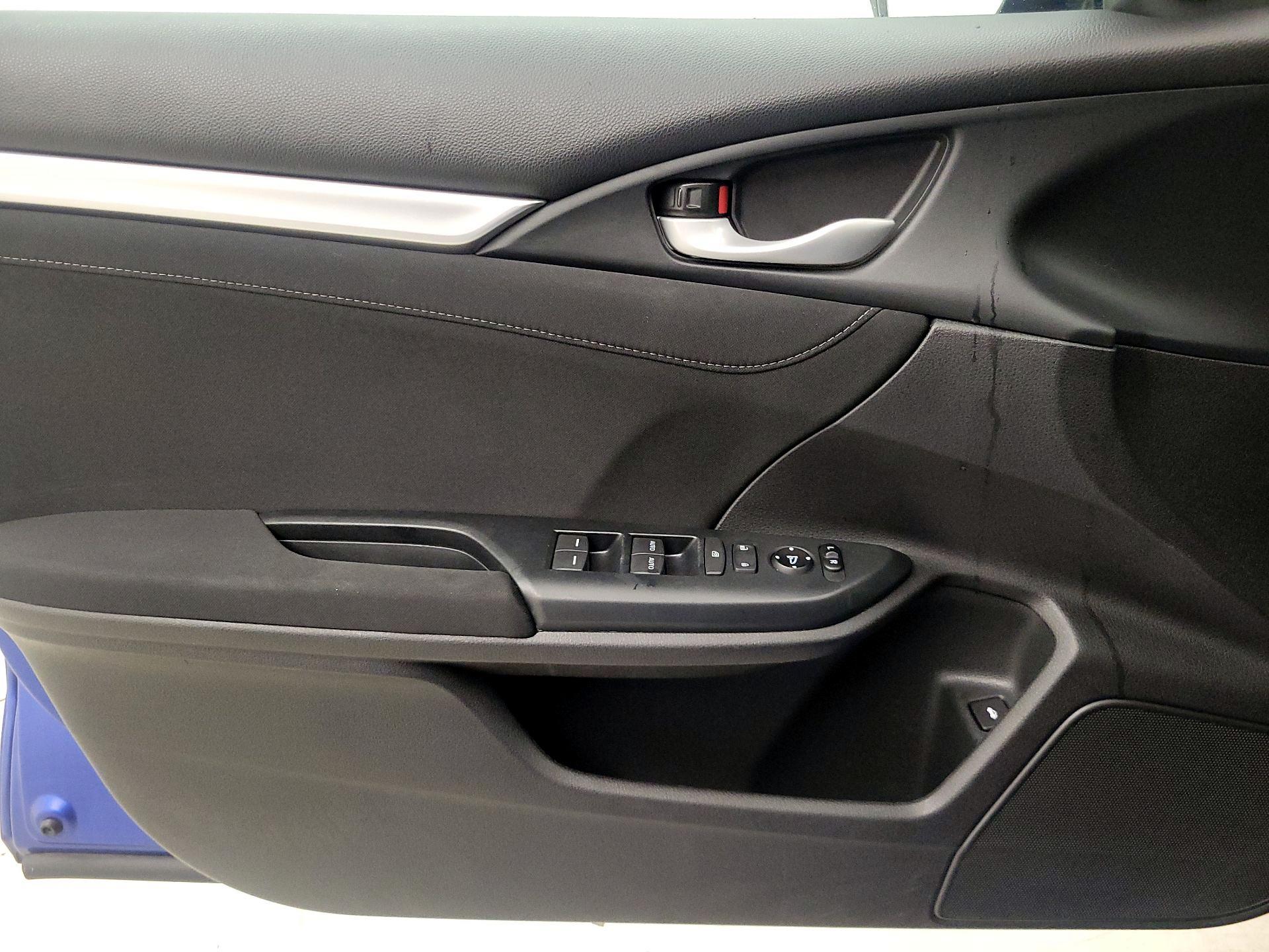 Thumbnail: 2016 Honda Civic - 12