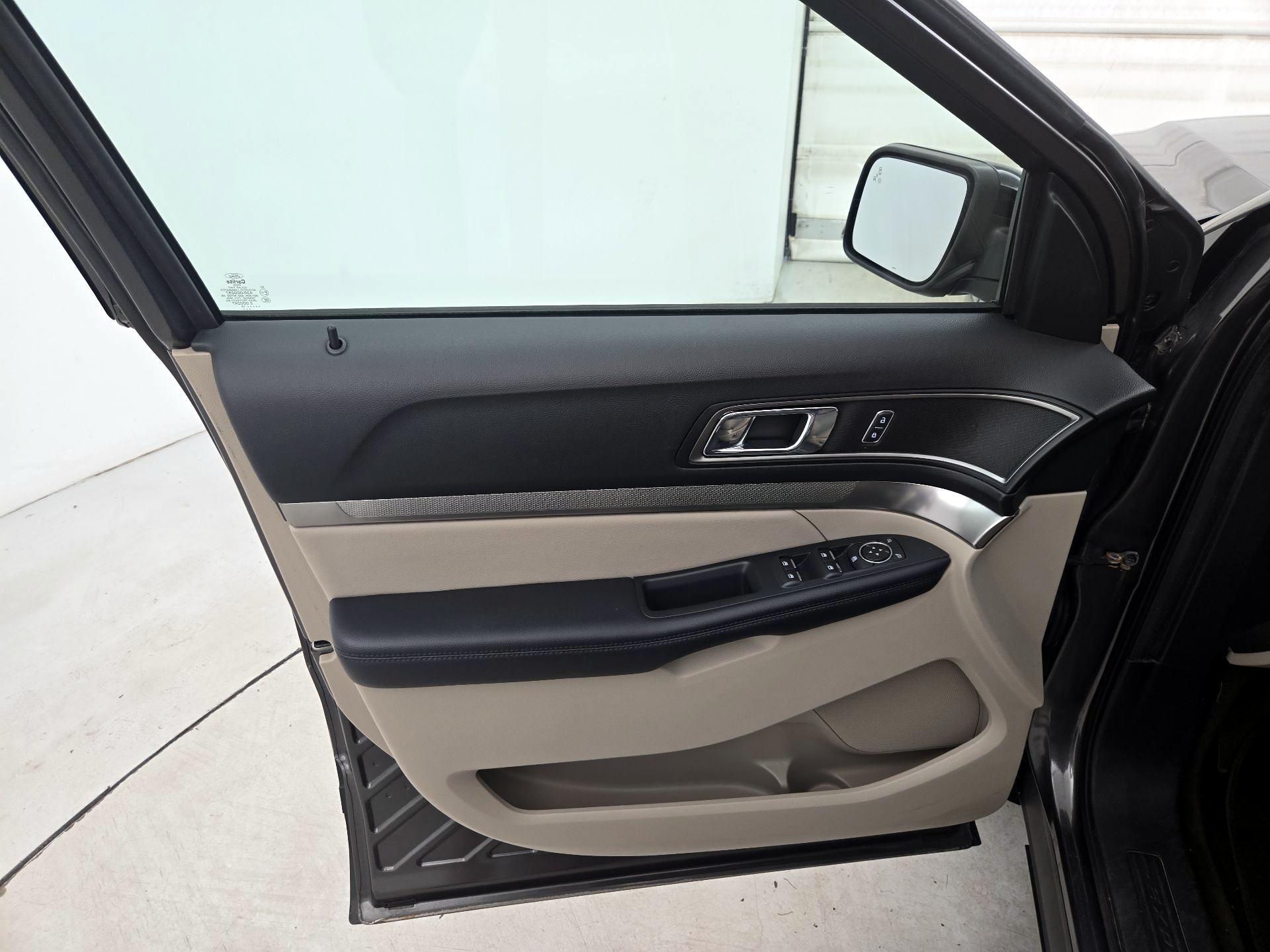 Thumbnail: 2018 Ford Explorer - 12
