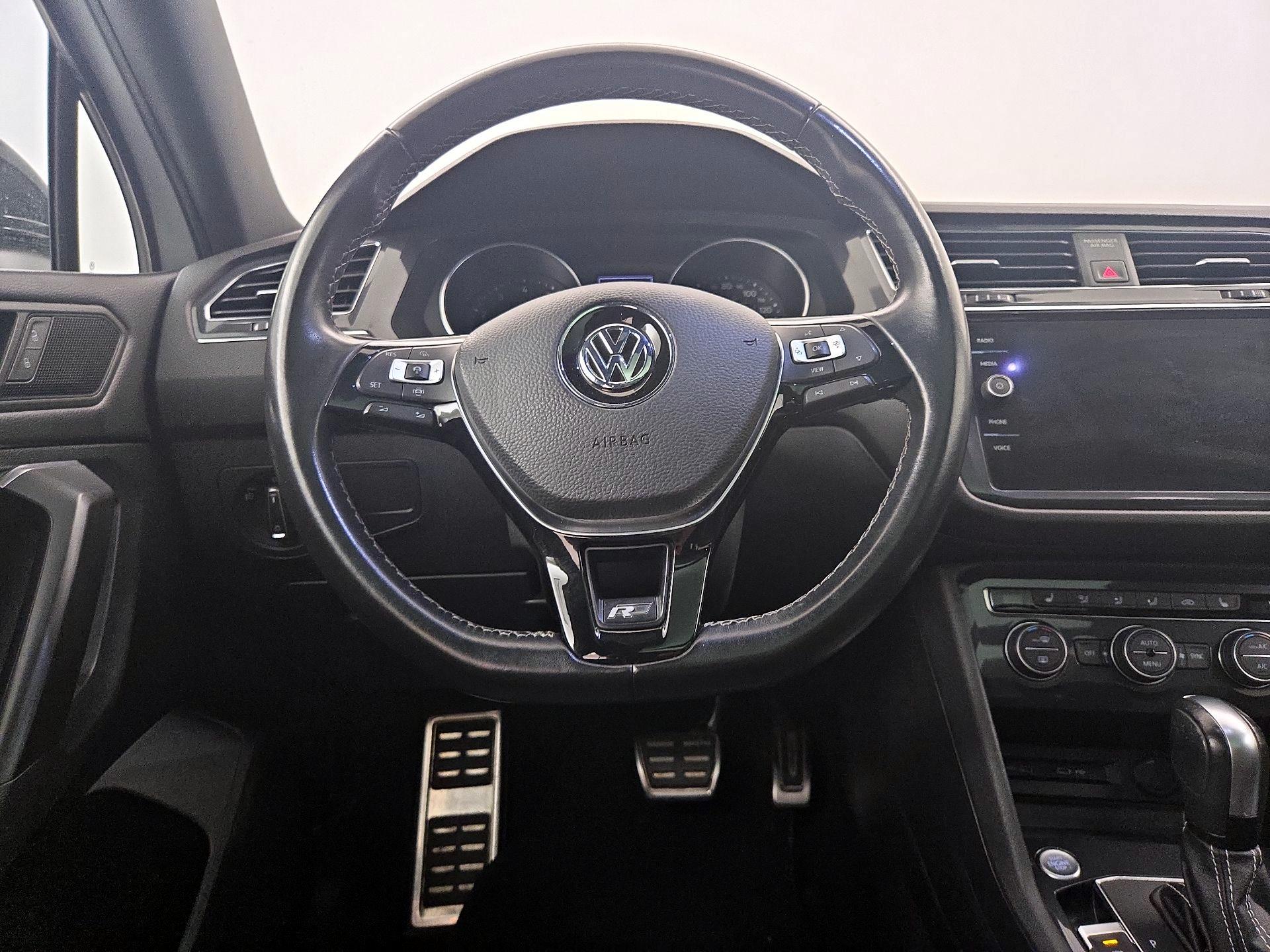 Thumbnail: 2021 Volkswagen Tiguan - 10